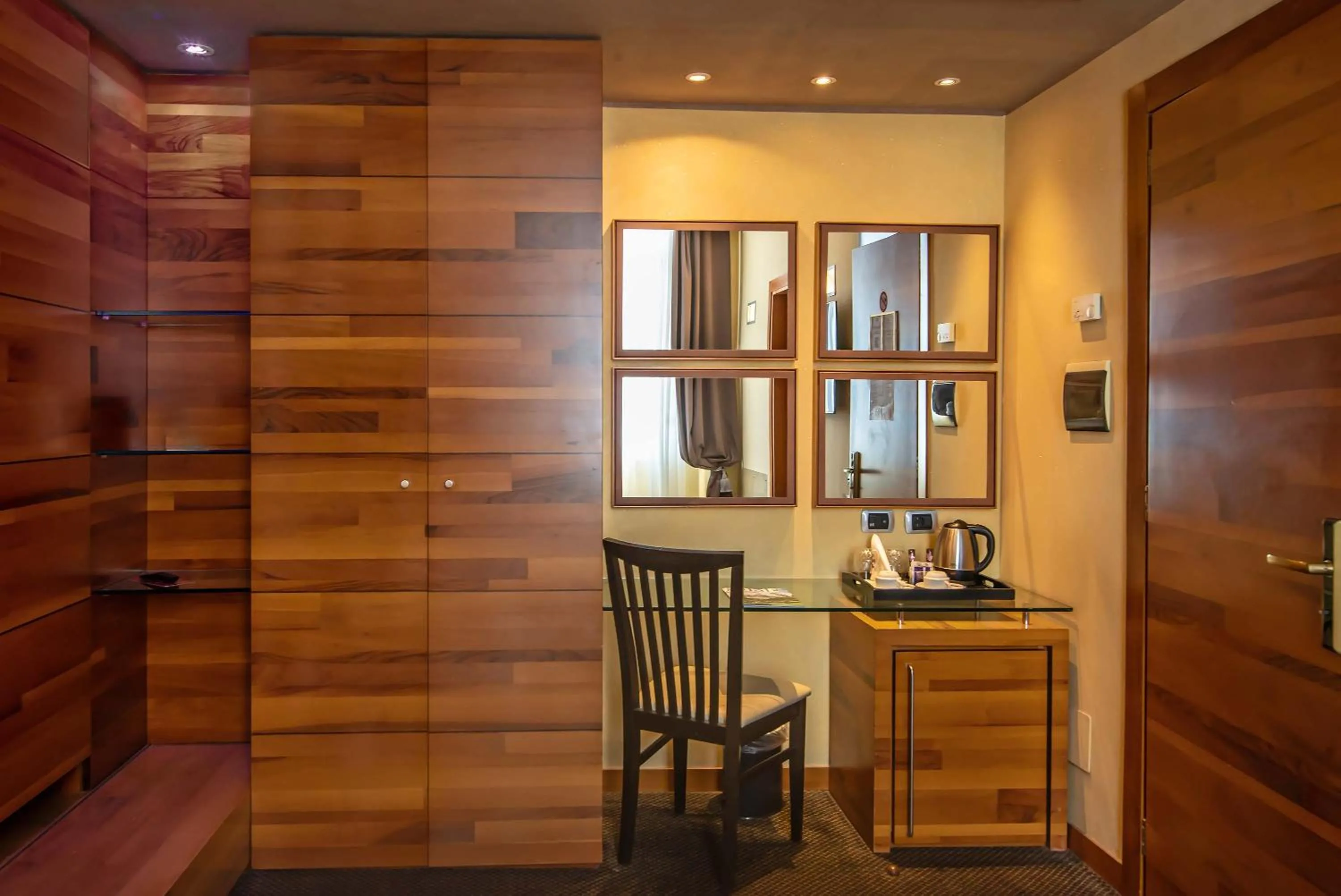 Decorative detail in Hotel Tritone