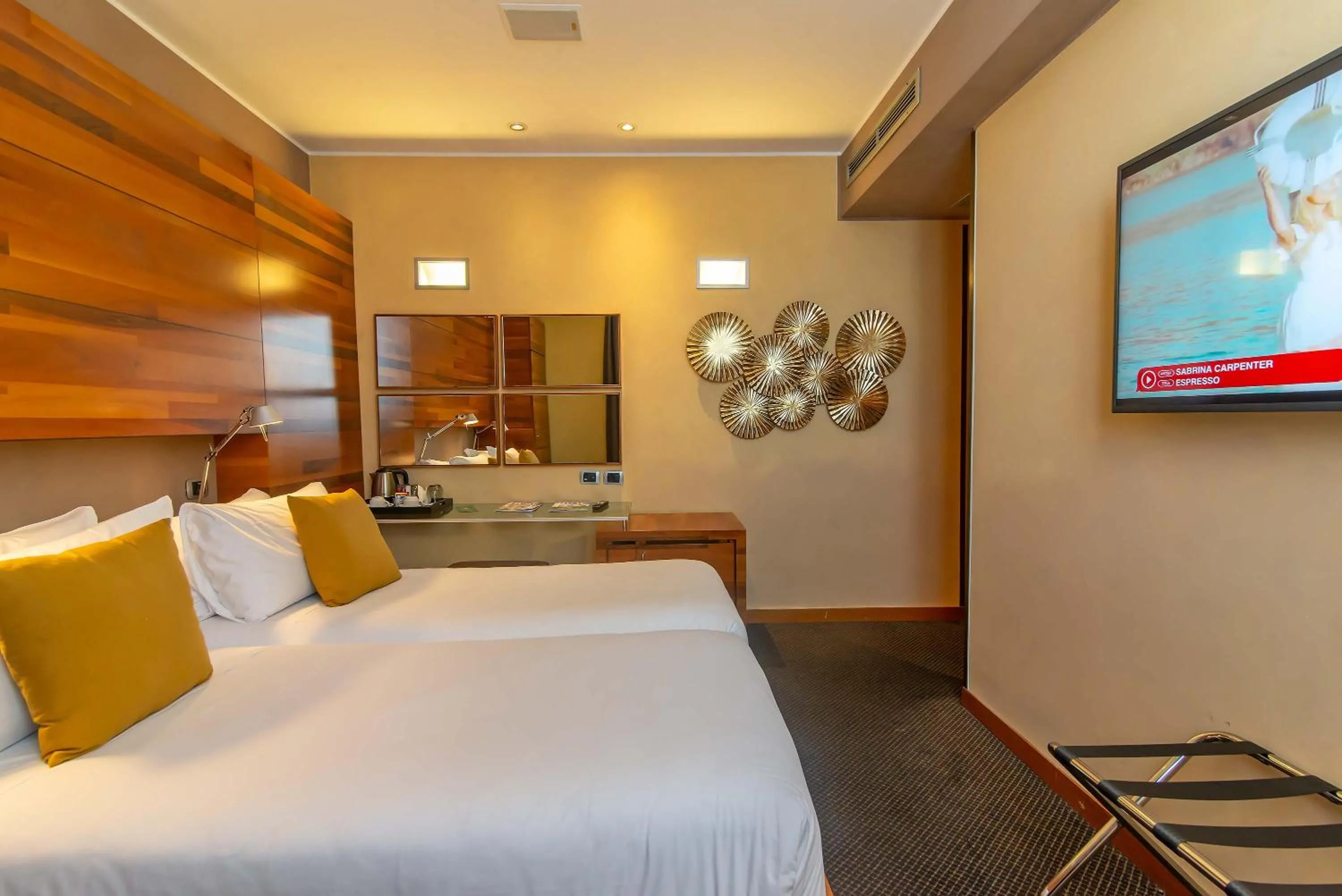 Photo of the whole room, Bed in Hotel Tritone