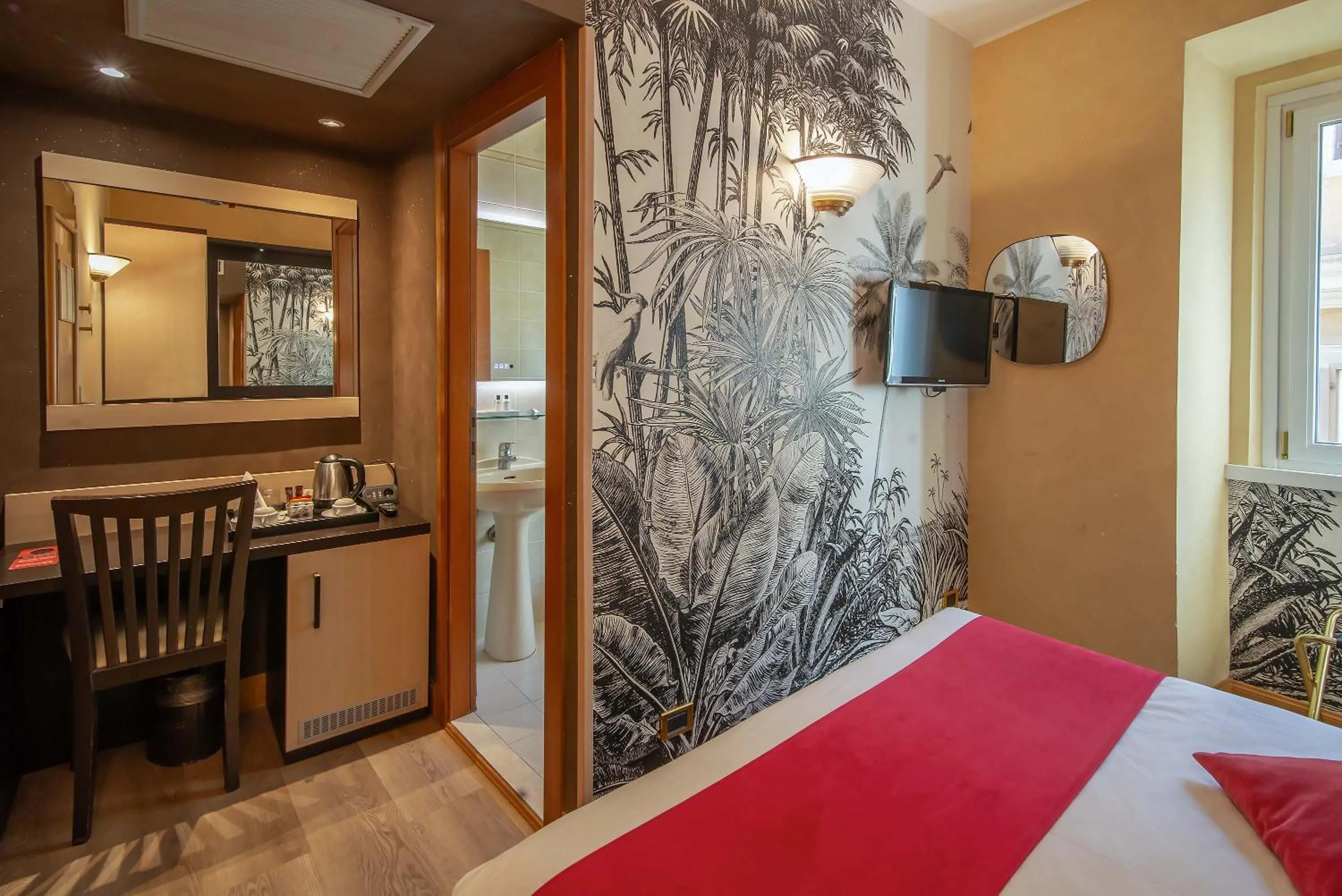 Decorative detail, Bed in Hotel Tritone