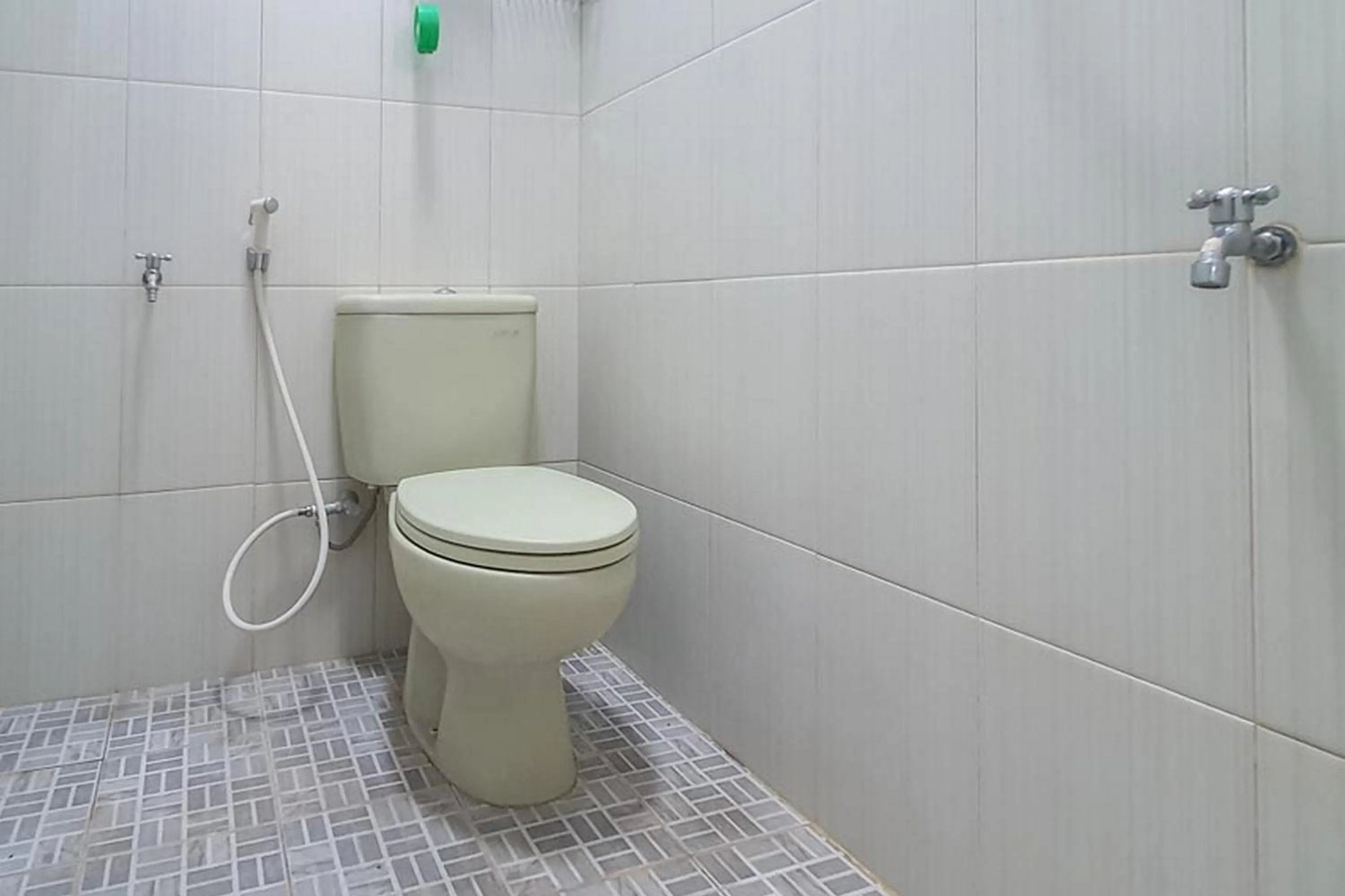 Bathroom in Angrumba Family Homestay near RSUD Caruban Mitra RedDoorz