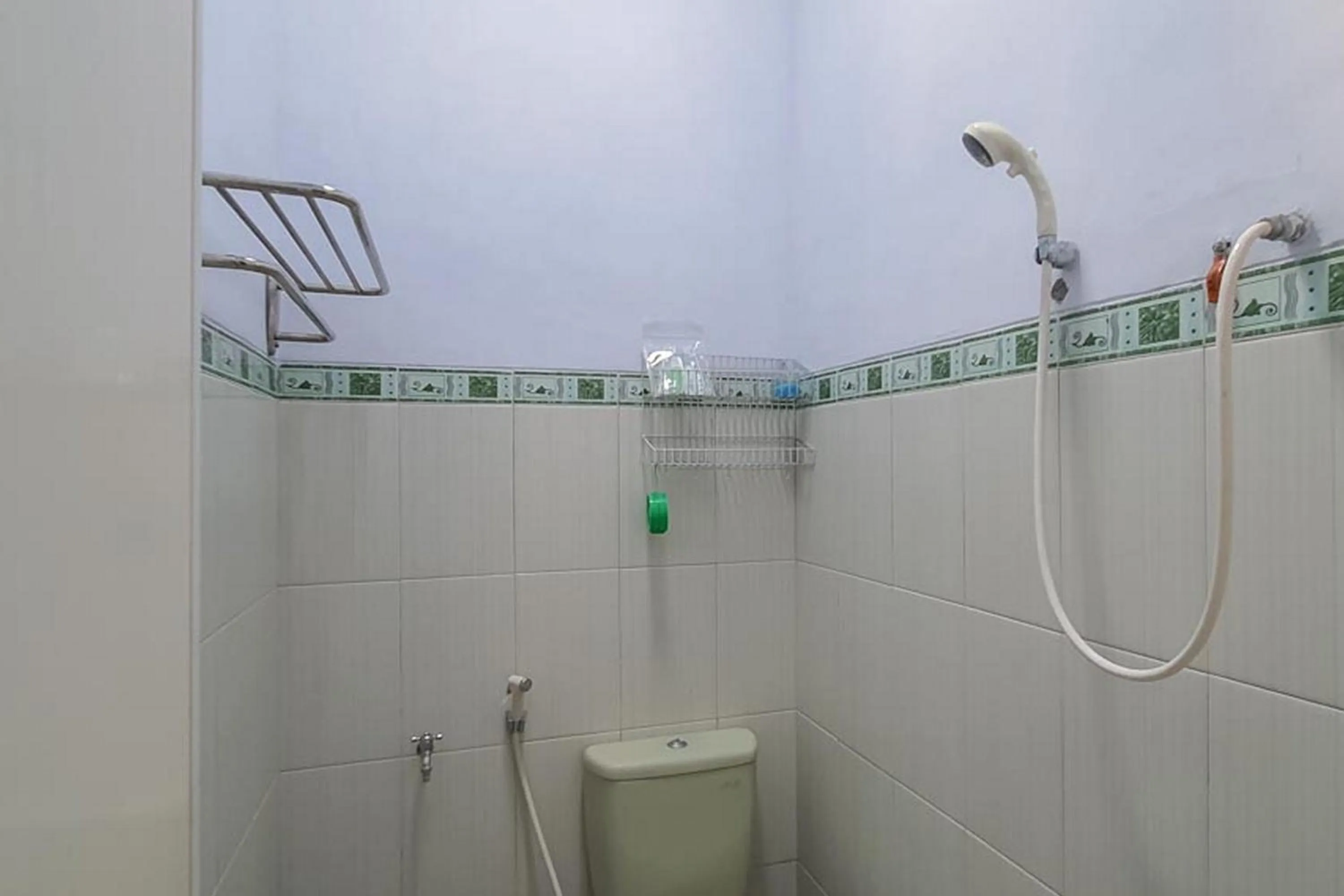 Bathroom in Angrumba Family Homestay near RSUD Caruban Mitra RedDoorz