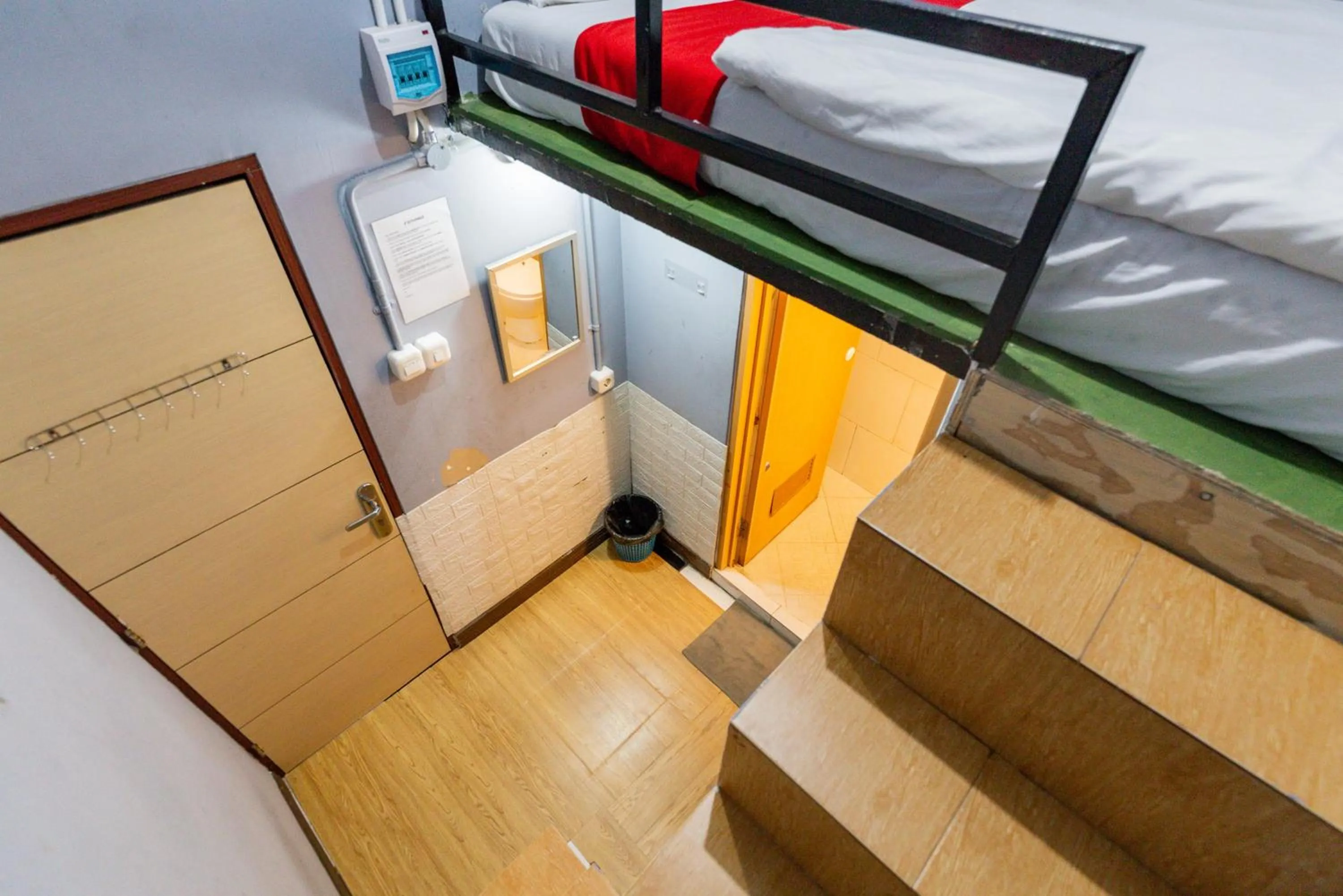 bunk bed, Bed in RedDoorz At Stariez Kemang