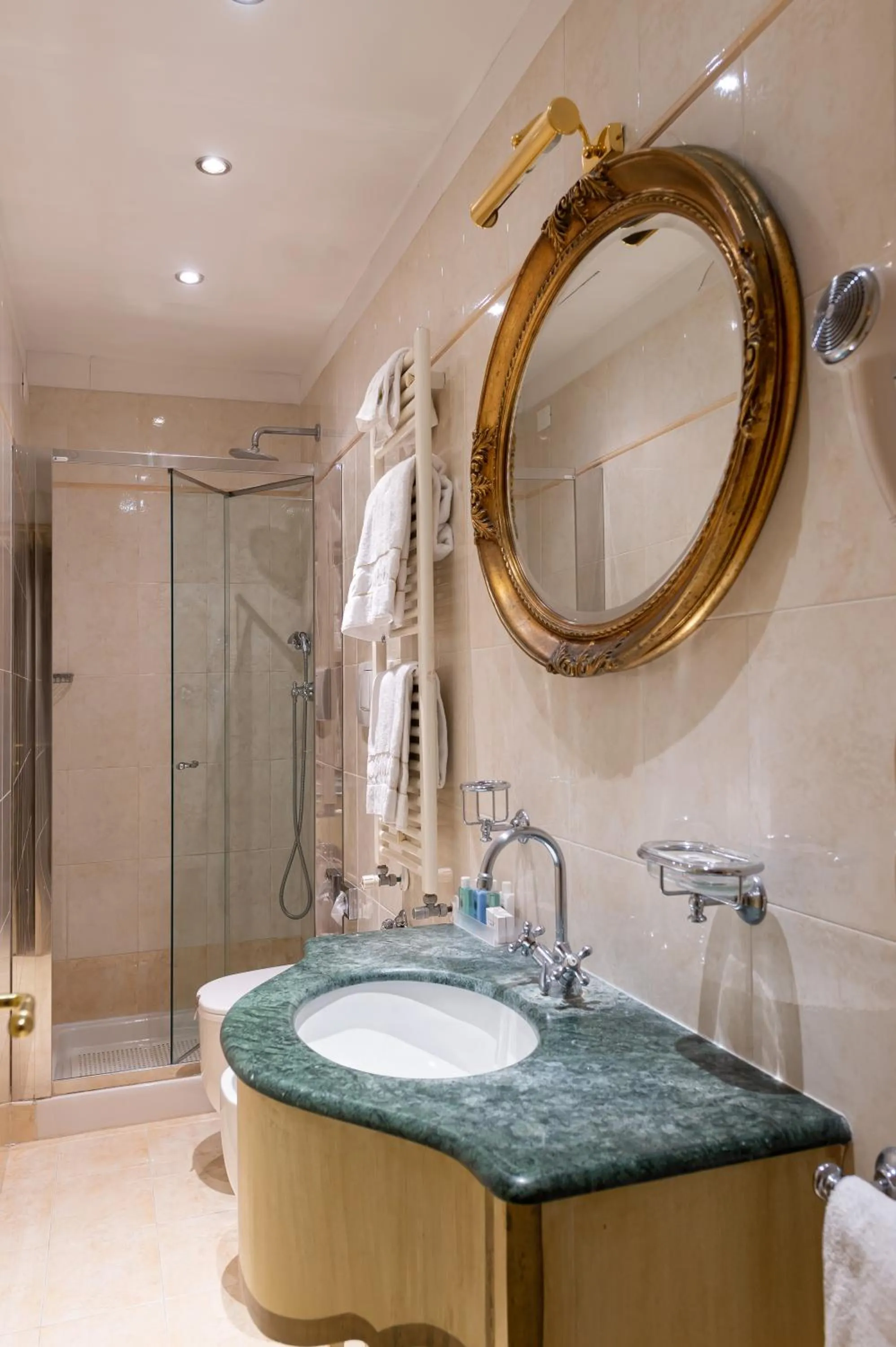 Shower in Hotel Santa Marina