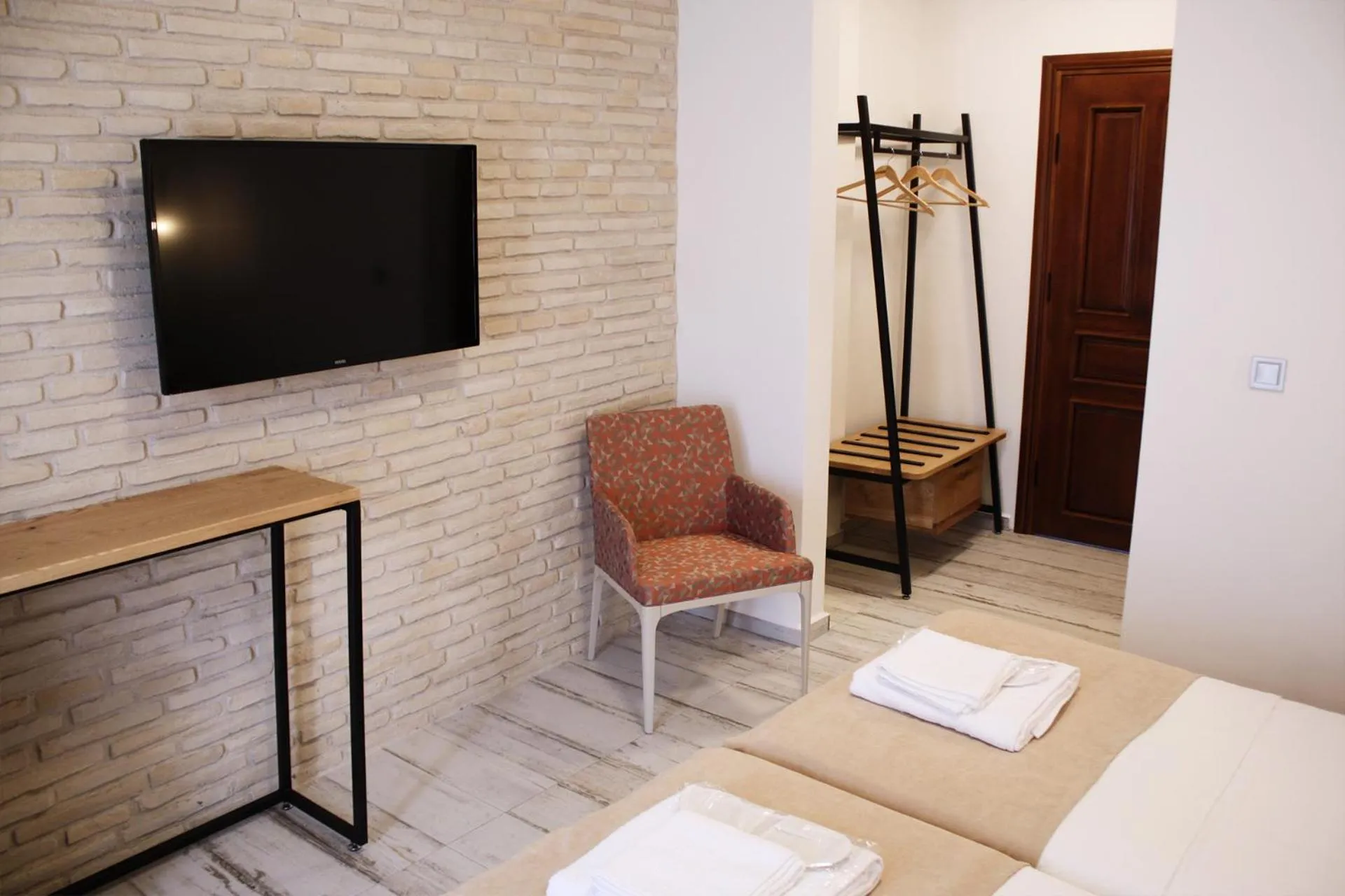 TV and multimedia in Pintura Urla Hotel