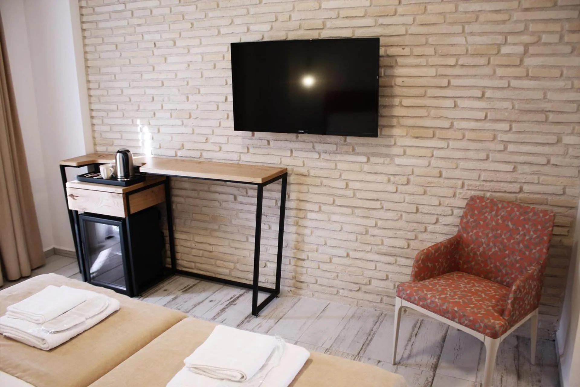 TV and multimedia in Pintura Urla Hotel