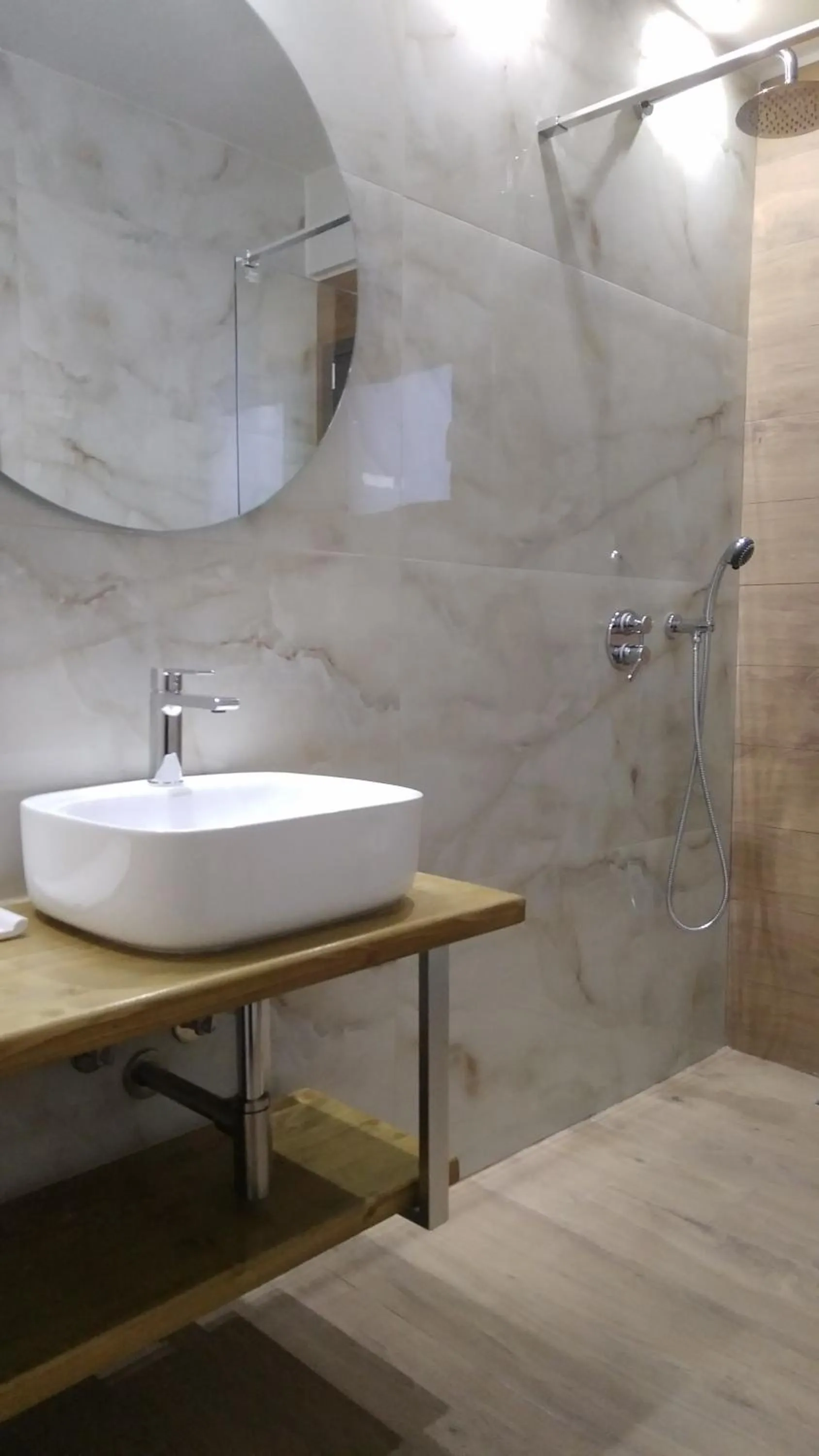 Bathroom in Psammites