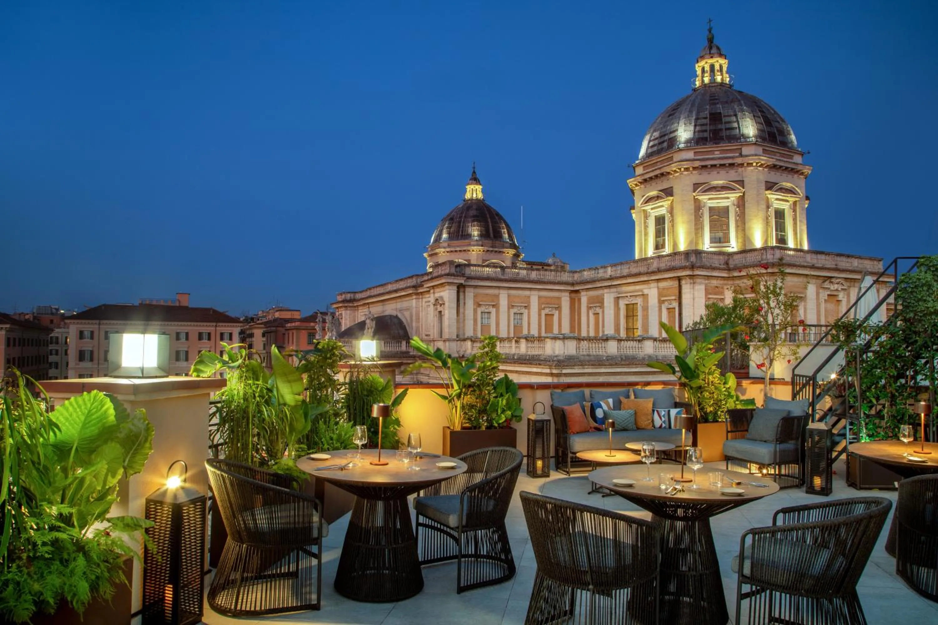 Restaurant/places to eat in The Major Hotel