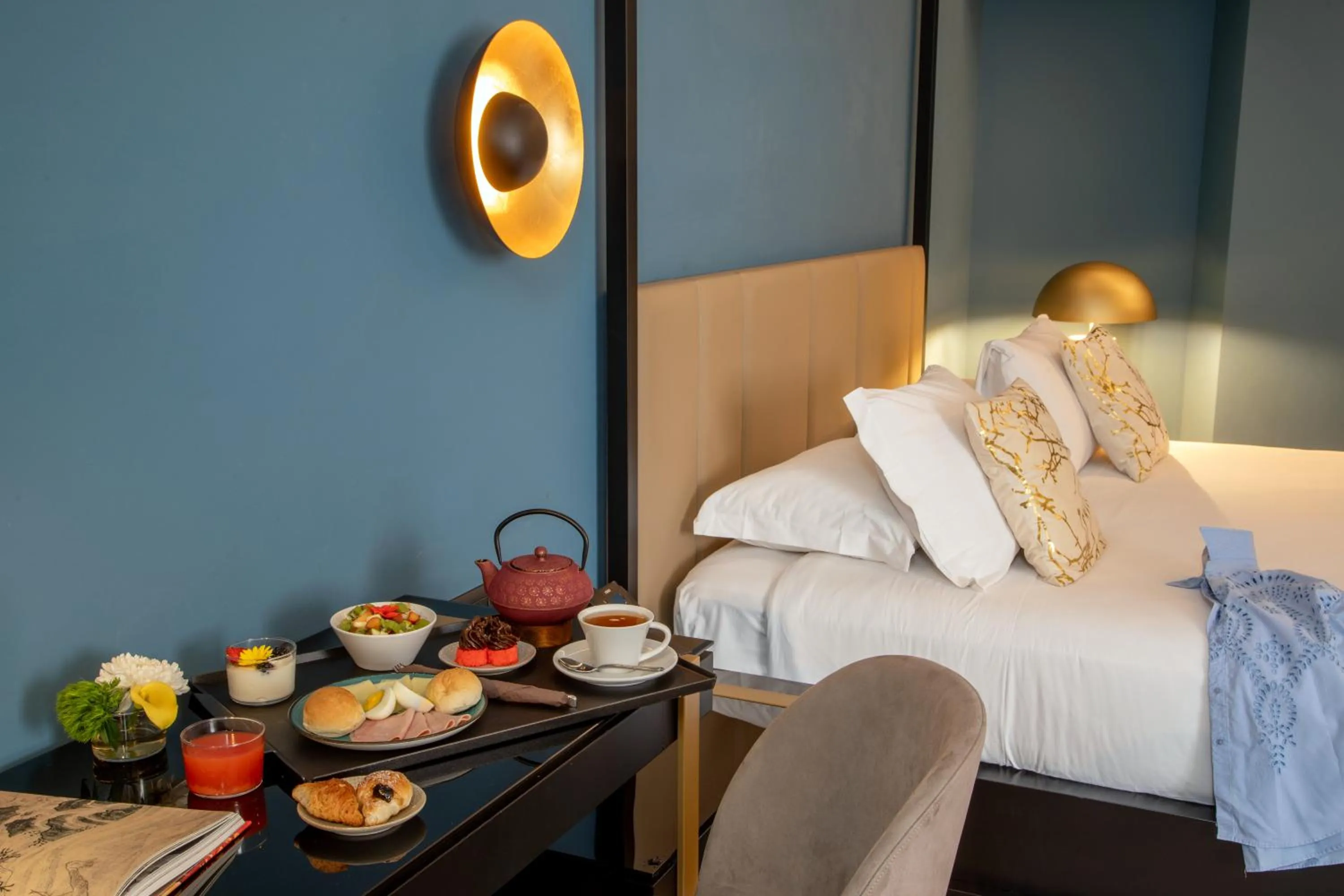 Breakfast, Bed in The Major Hotel