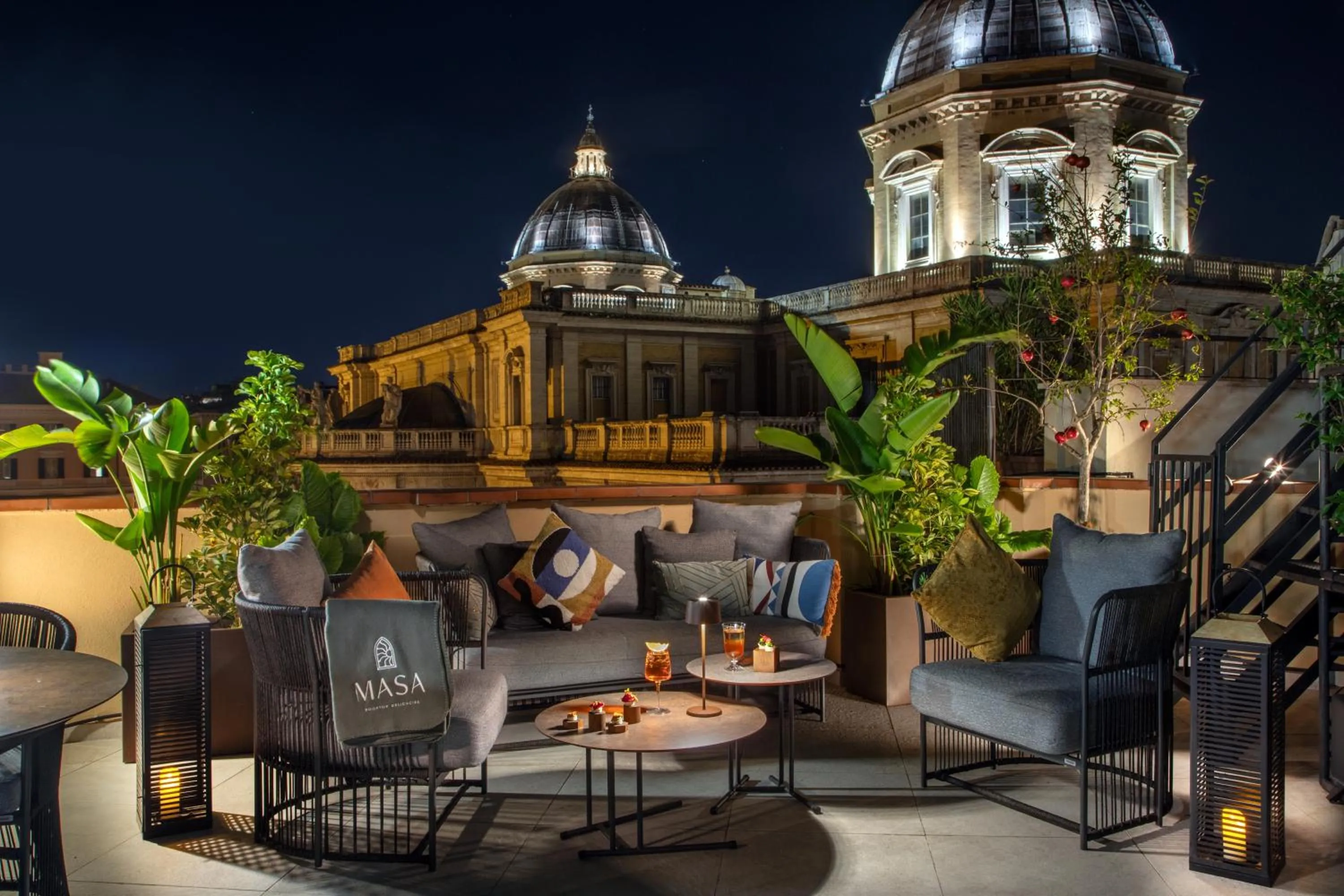 Restaurant/places to eat in The Major Hotel