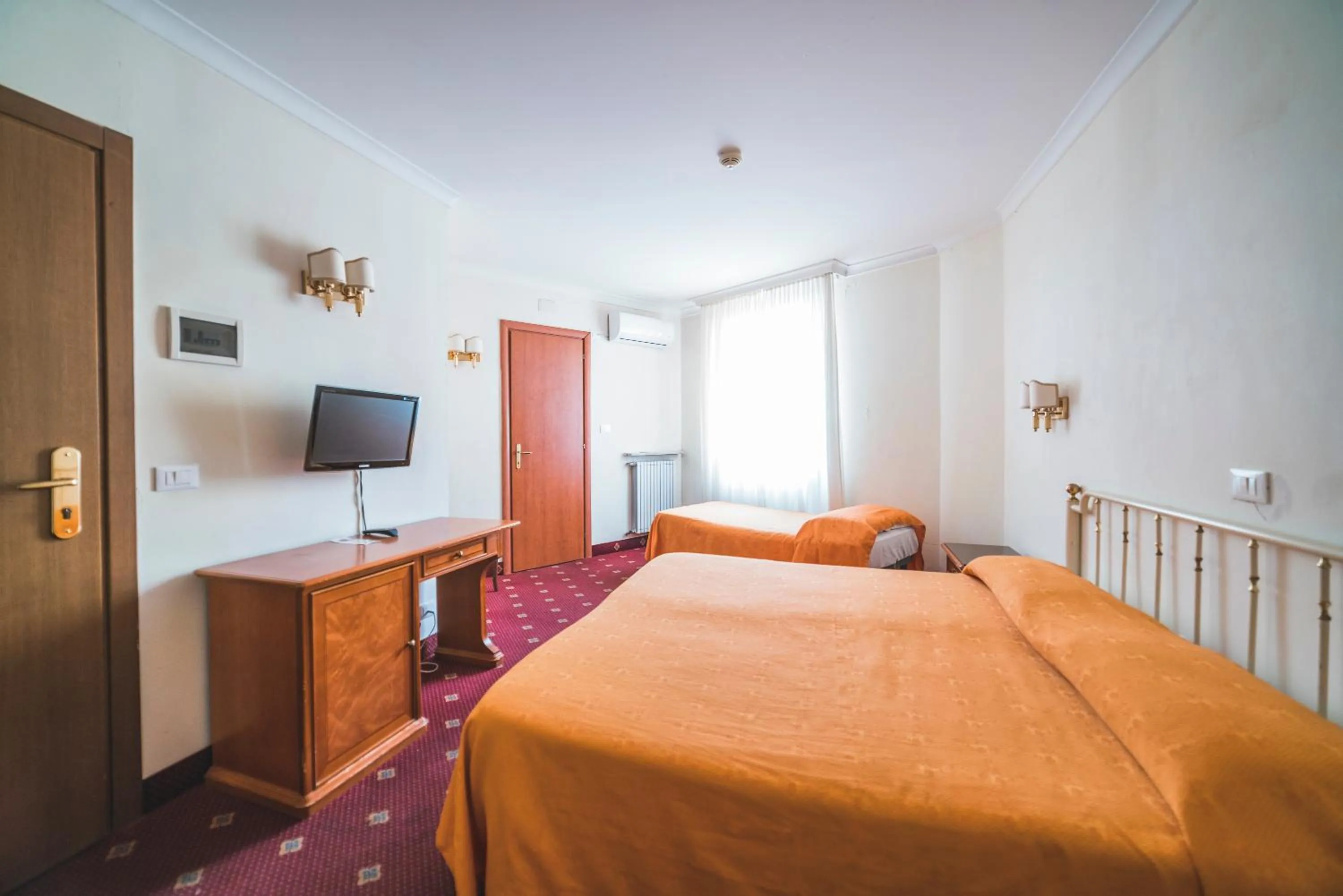 TV and multimedia, Bed in GH Hotel San Giusto