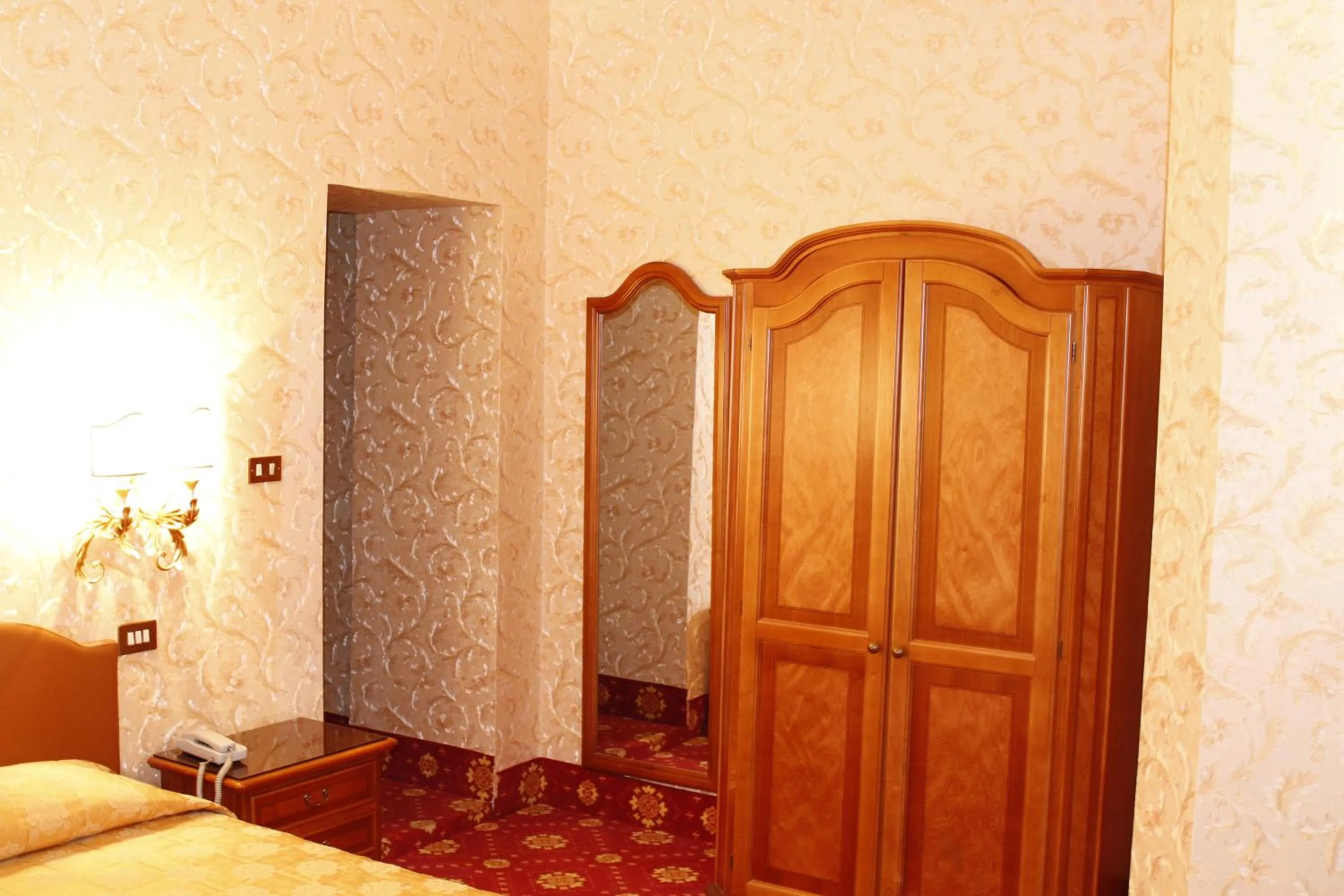 Bedroom, Bed in Hotel Pace Helvezia