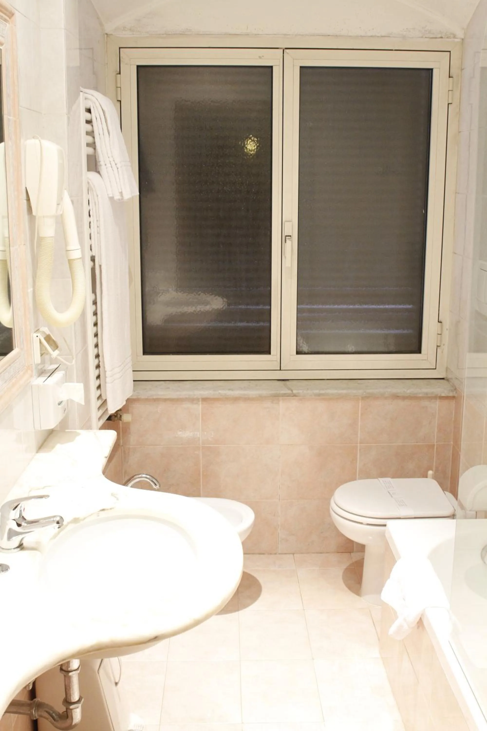Bathroom in Hotel Pace Helvezia