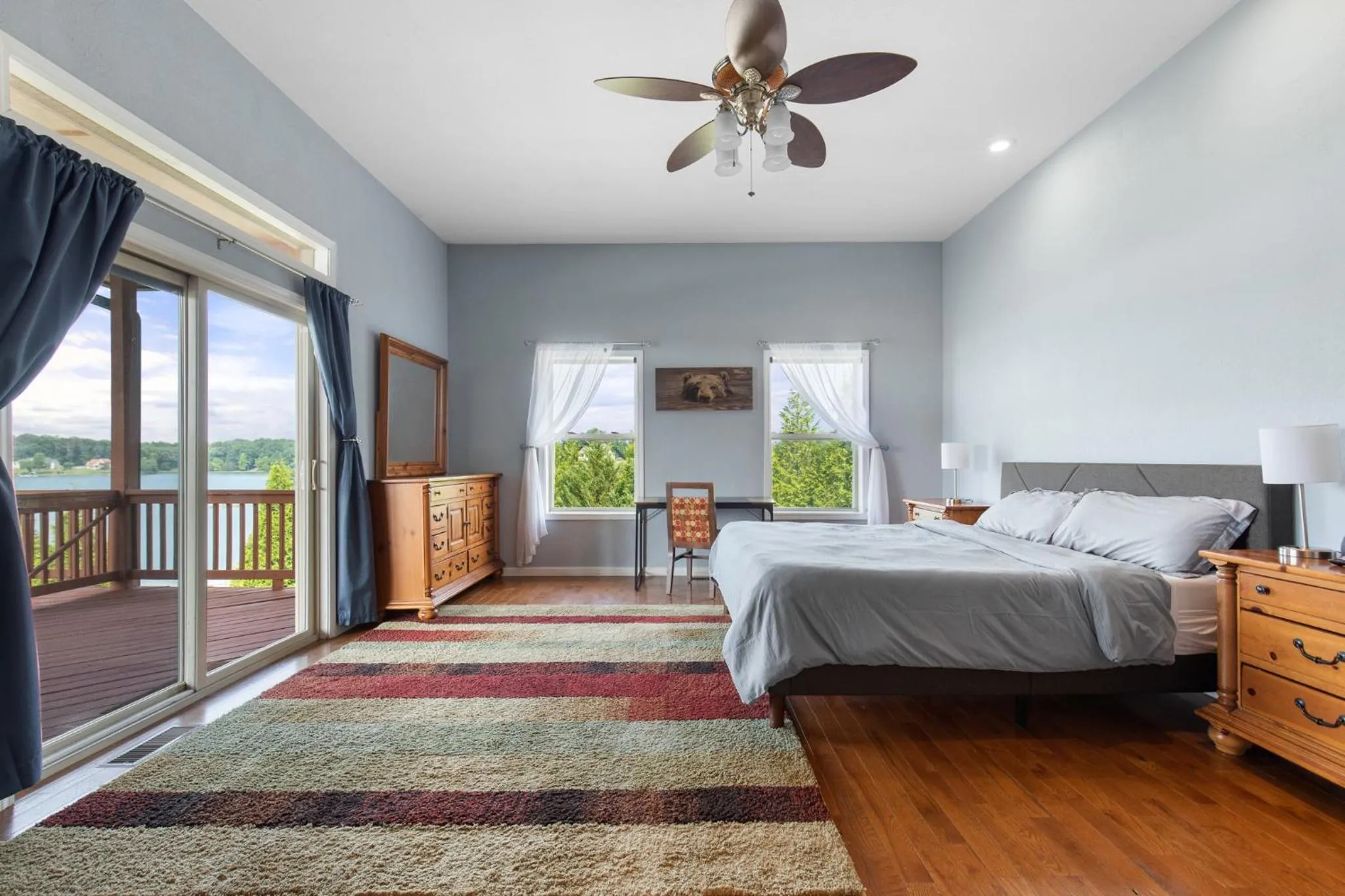Property building, Bed in Wonderland Cove