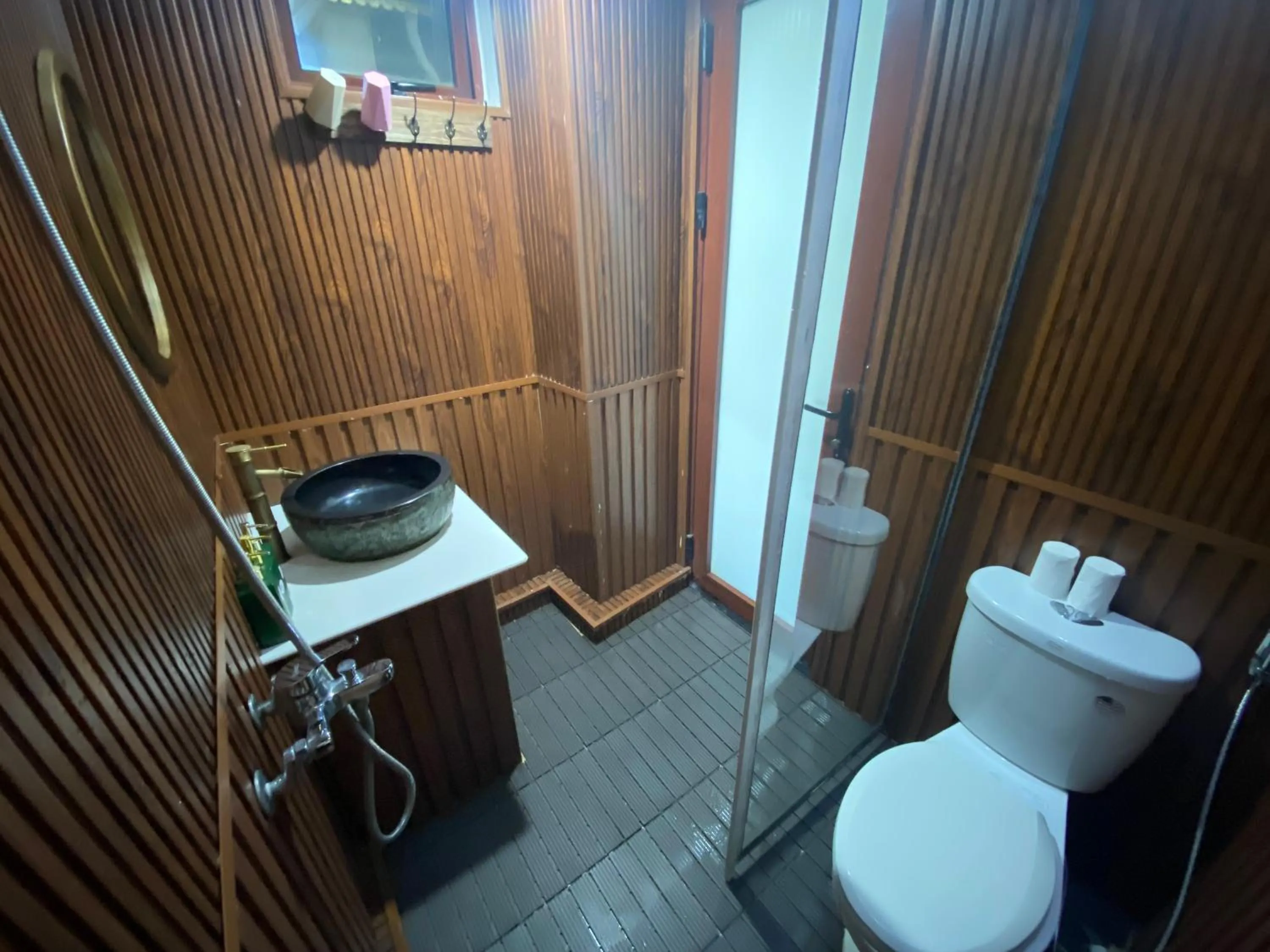 Shower in D Home Sapa