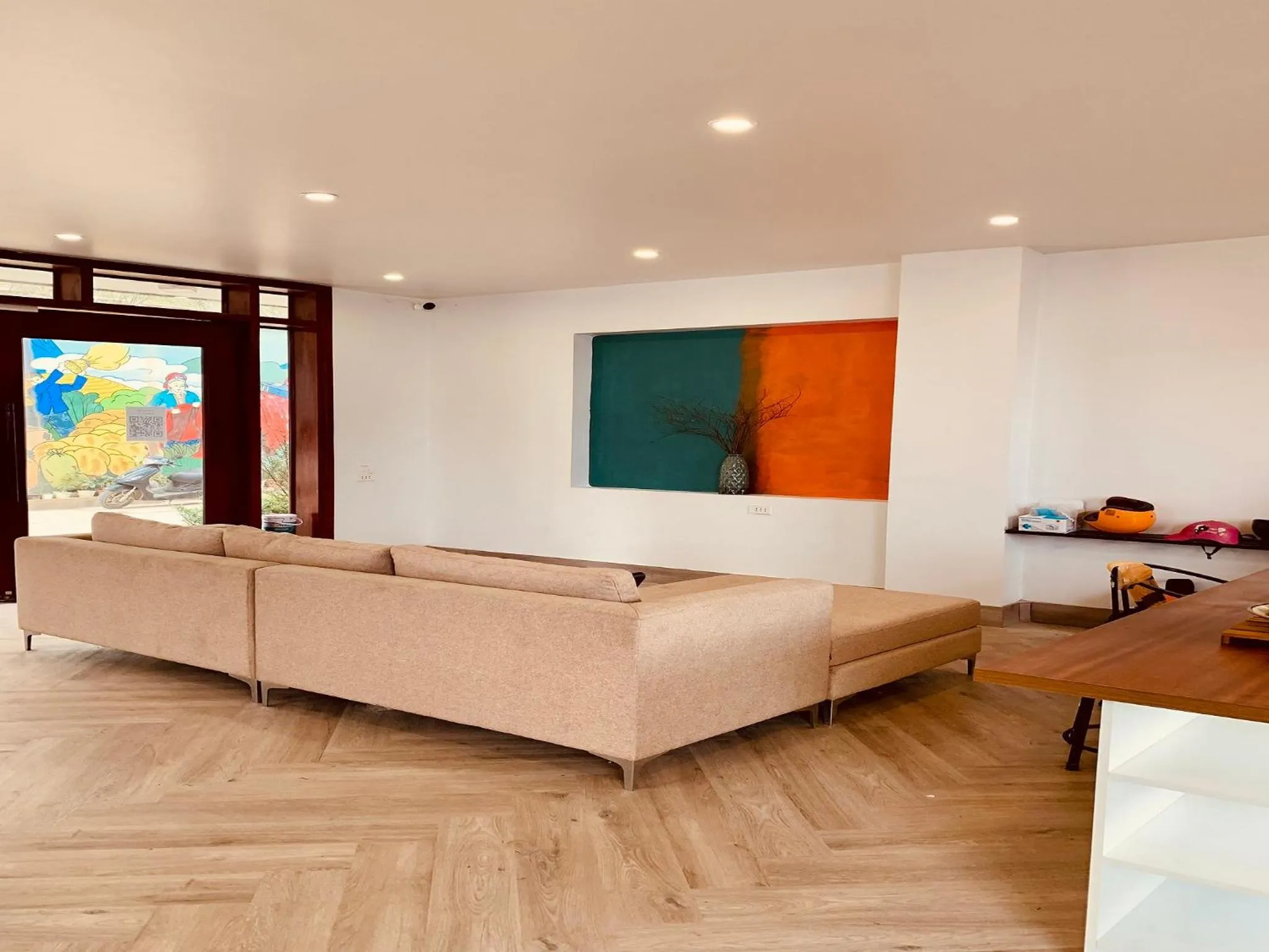 Communal lounge/ TV room in D Home Sapa