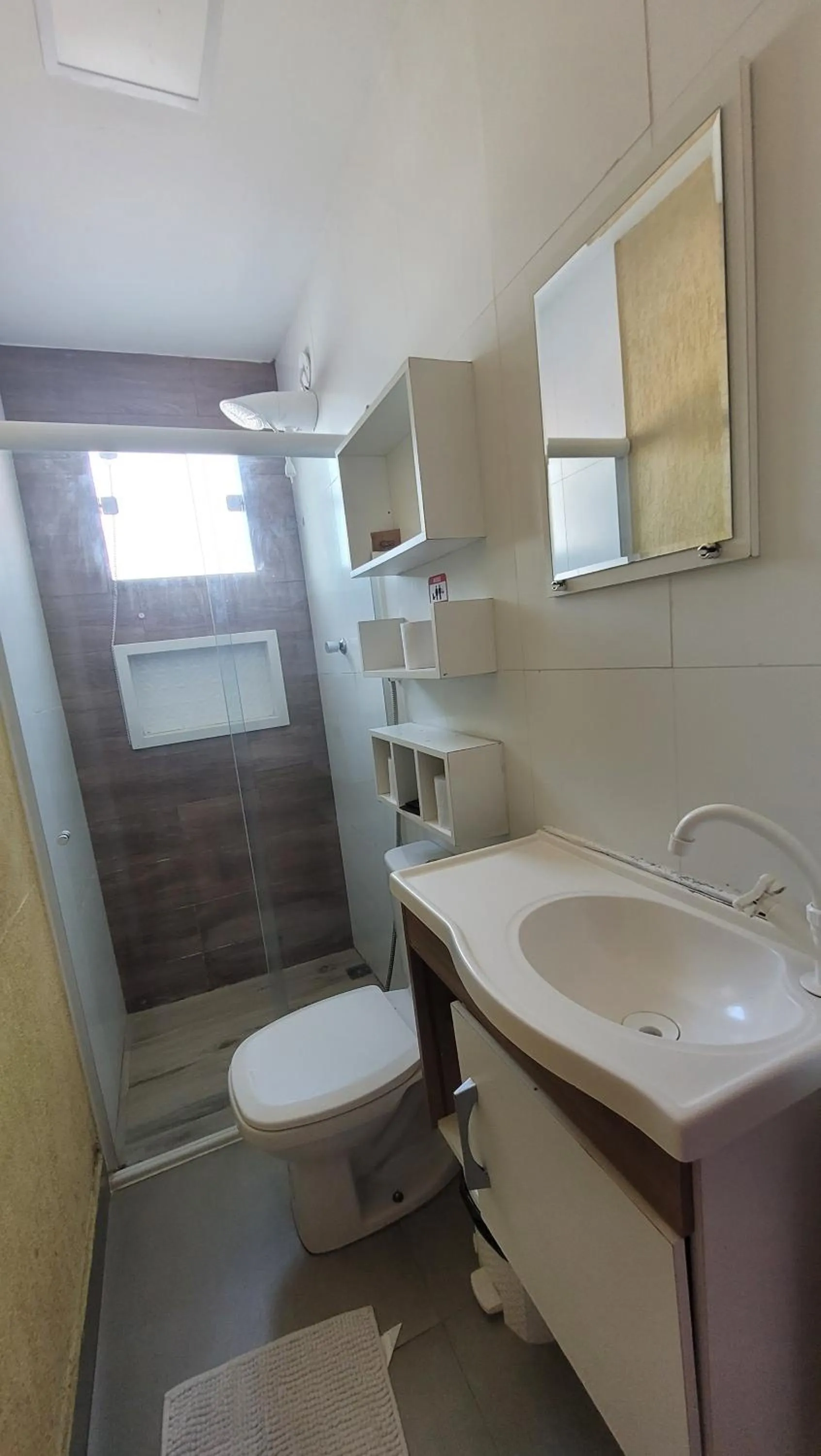 Bathroom in Pousada Sol e Descanso - by Easy Hotéis