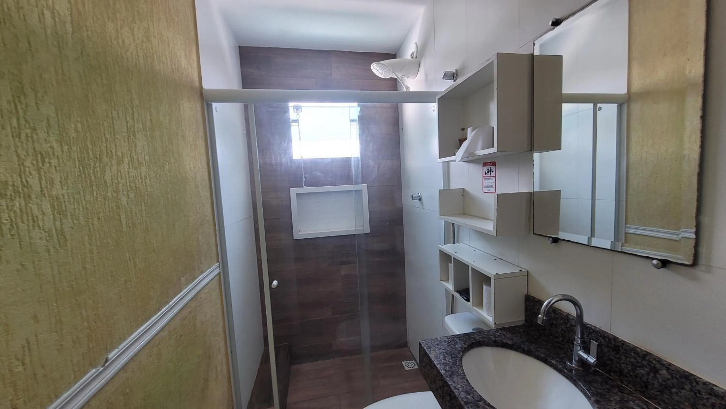 Bathroom in Pousada Sol e Descanso - by Easy Hotéis