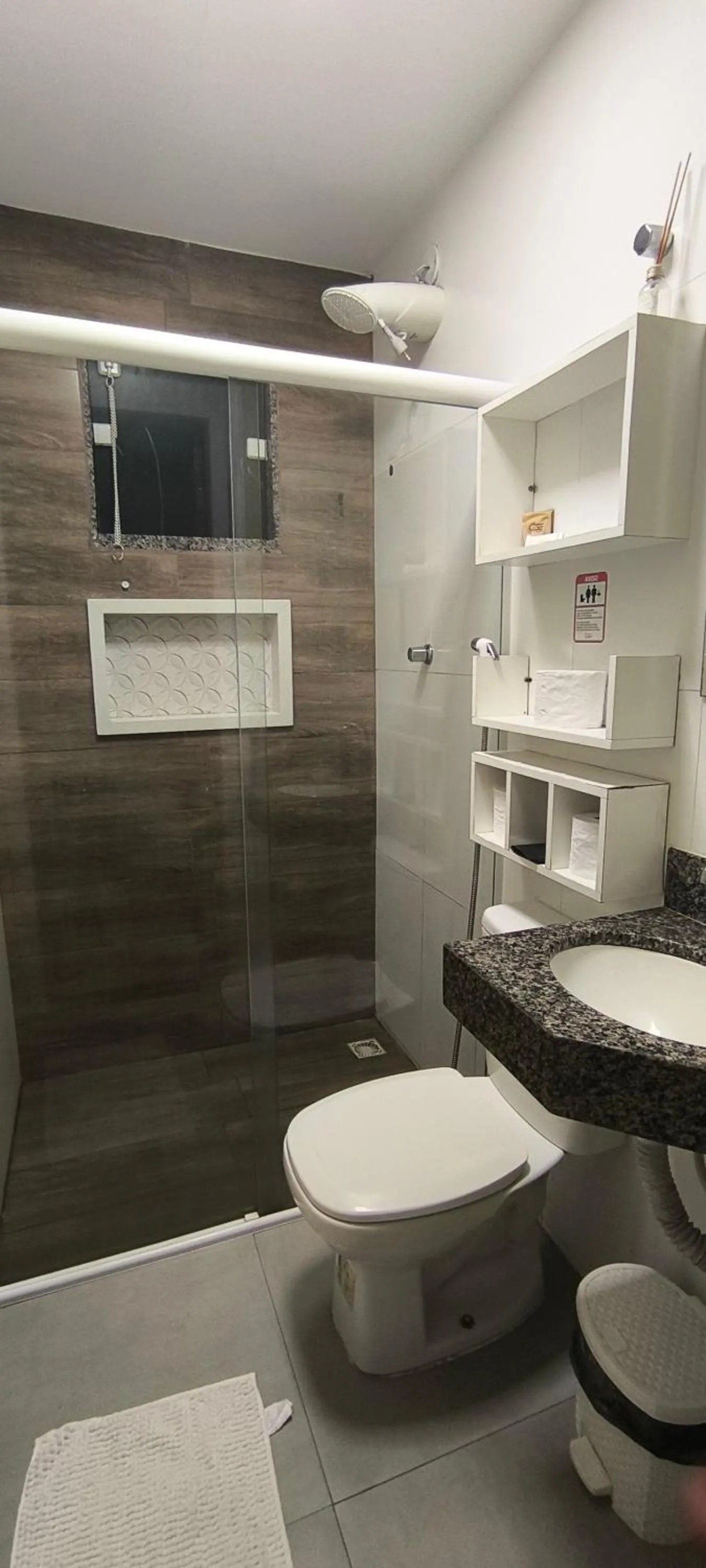 Bathroom in Pousada Sol e Descanso - by Easy Hotéis