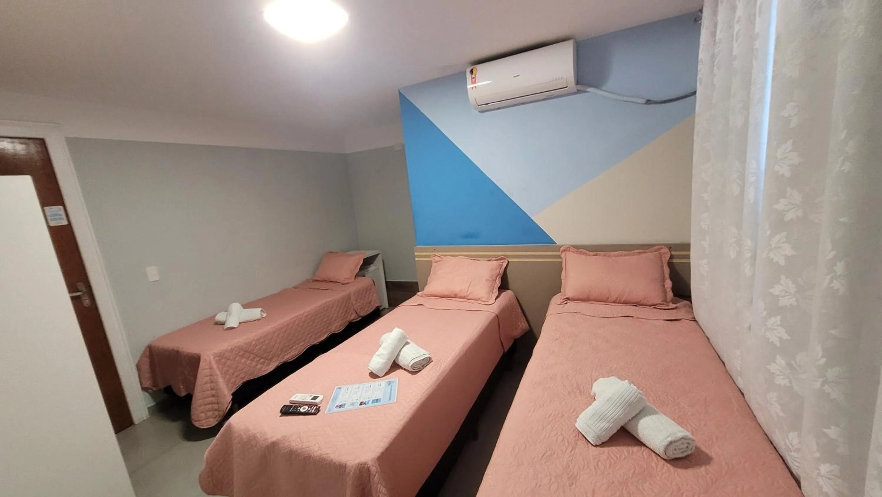 Photo of the whole room, Bed in Pousada Sol e Descanso - by Easy Hotéis