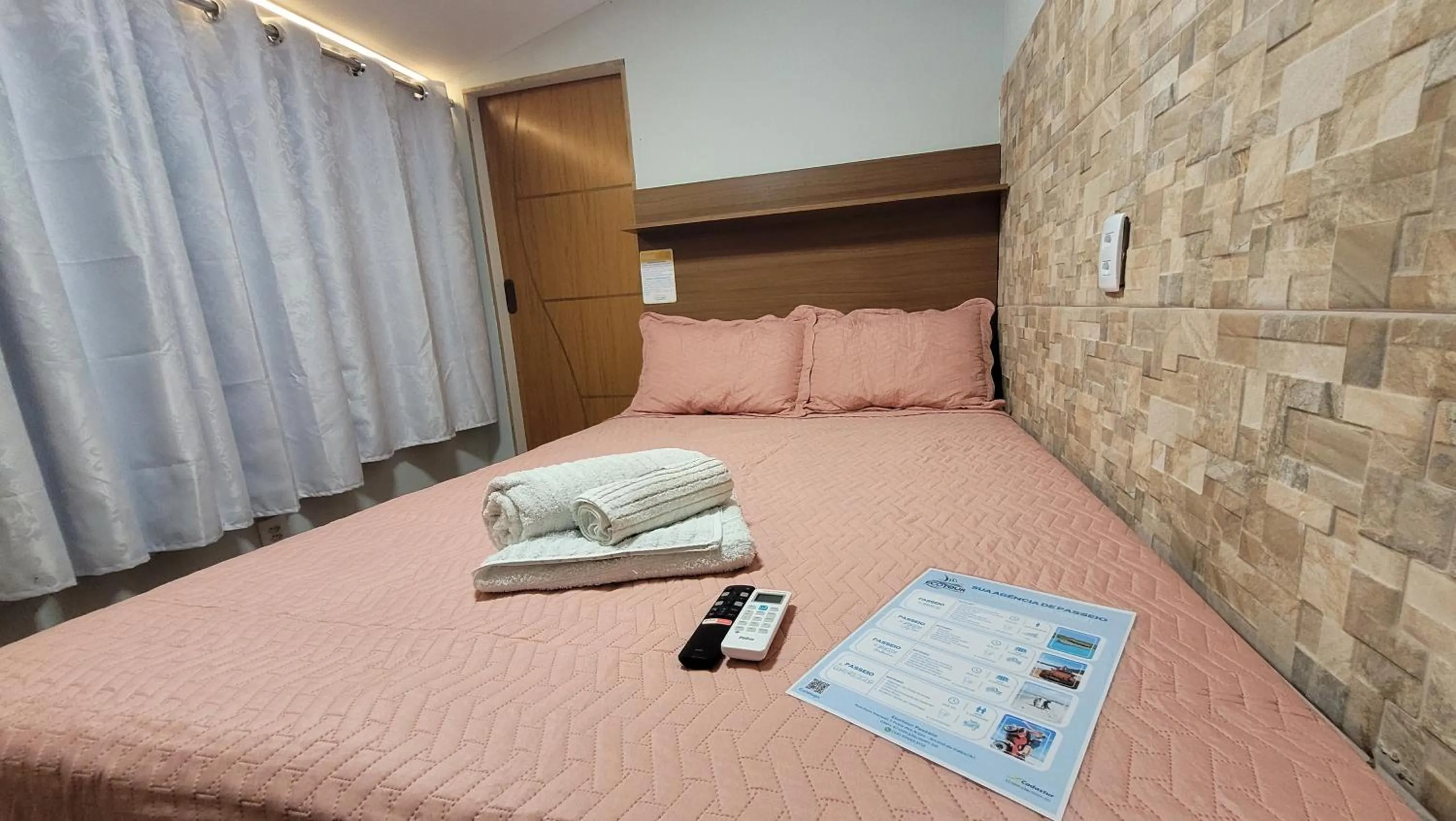 Photo of the whole room, Bed in Pousada Sol e Descanso - by Easy Hotéis