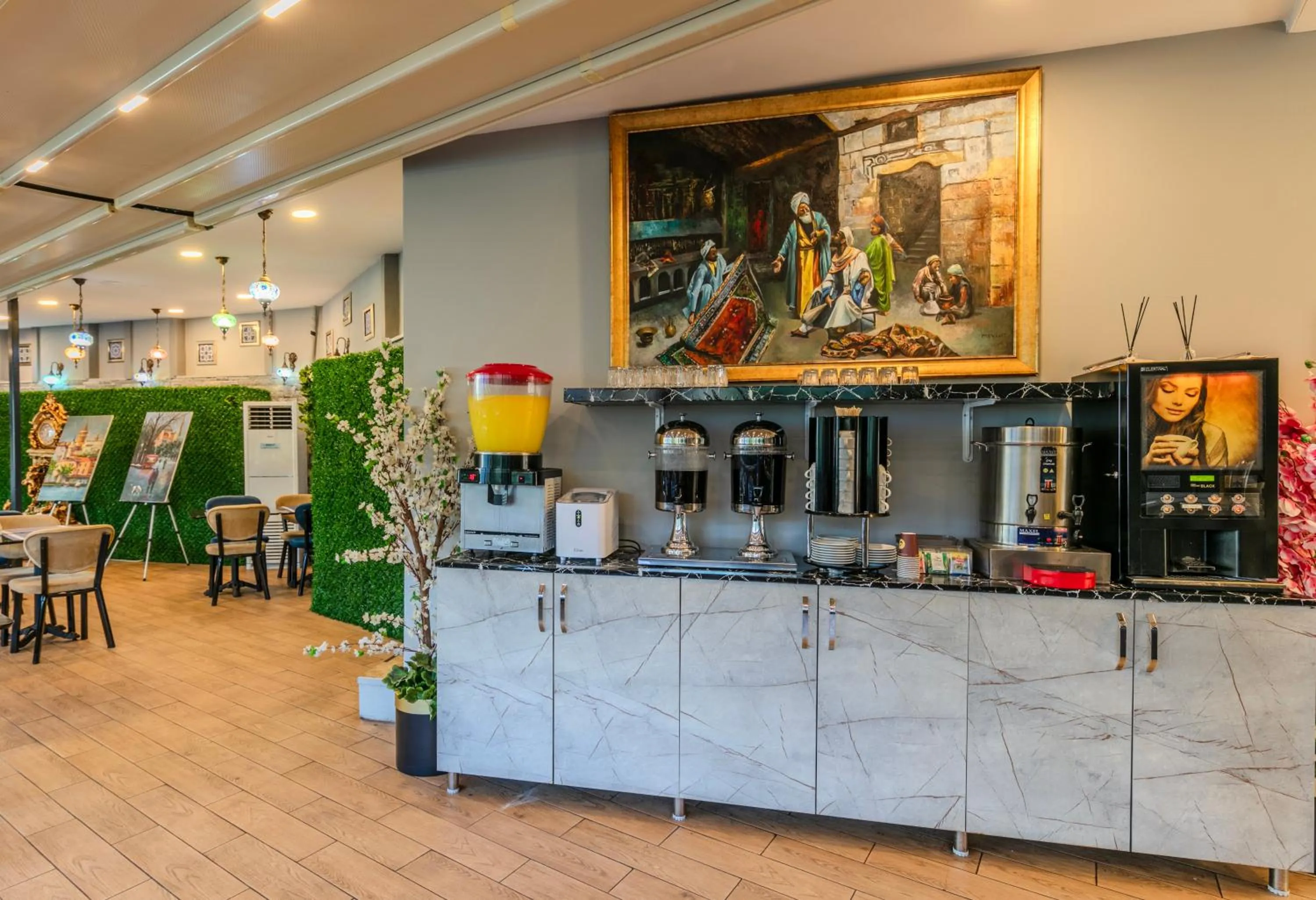 Restaurant/places to eat in Sultan Hamit Hotel