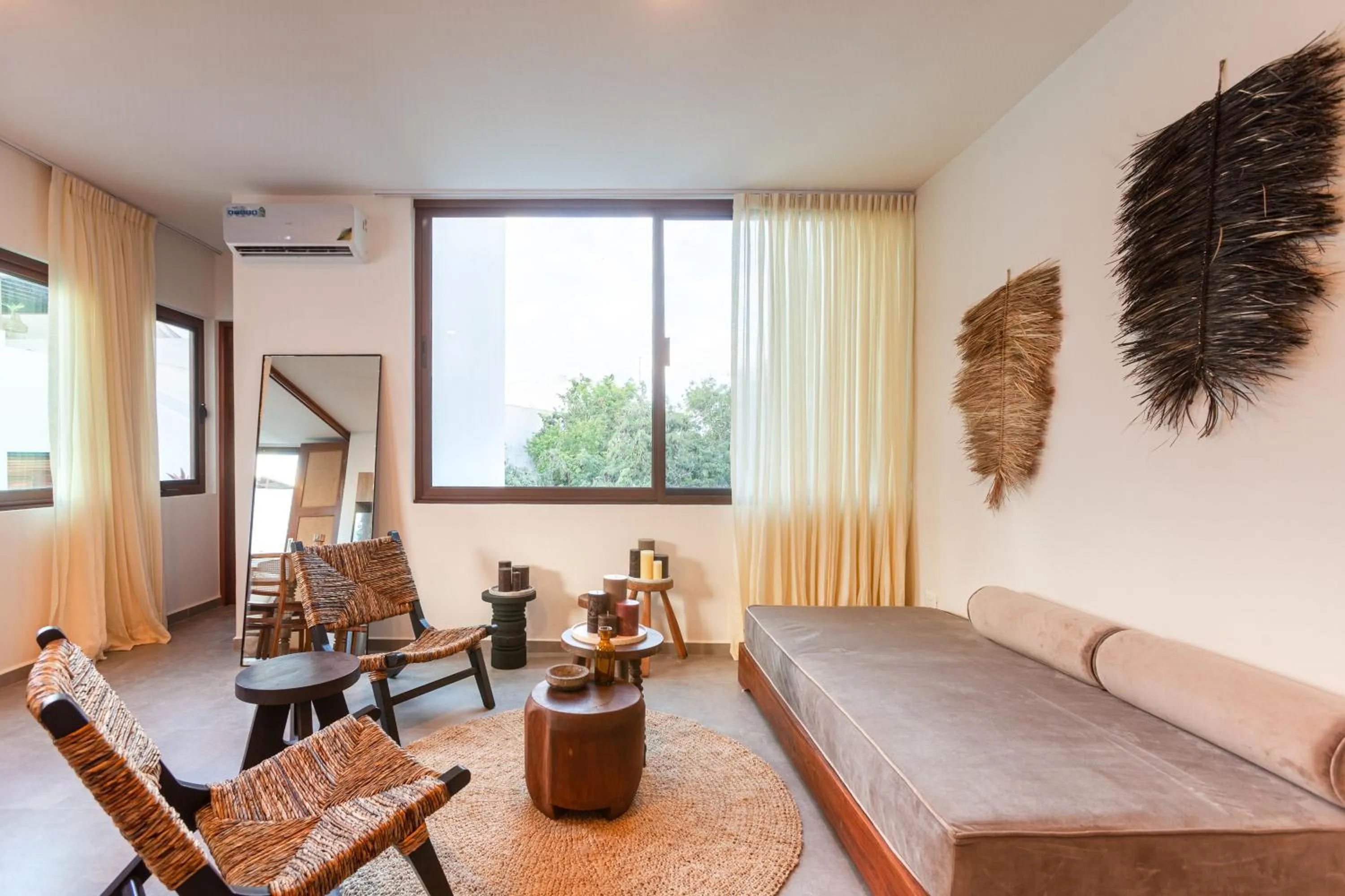 Living room, Bed in Azalea by Zamá Homes