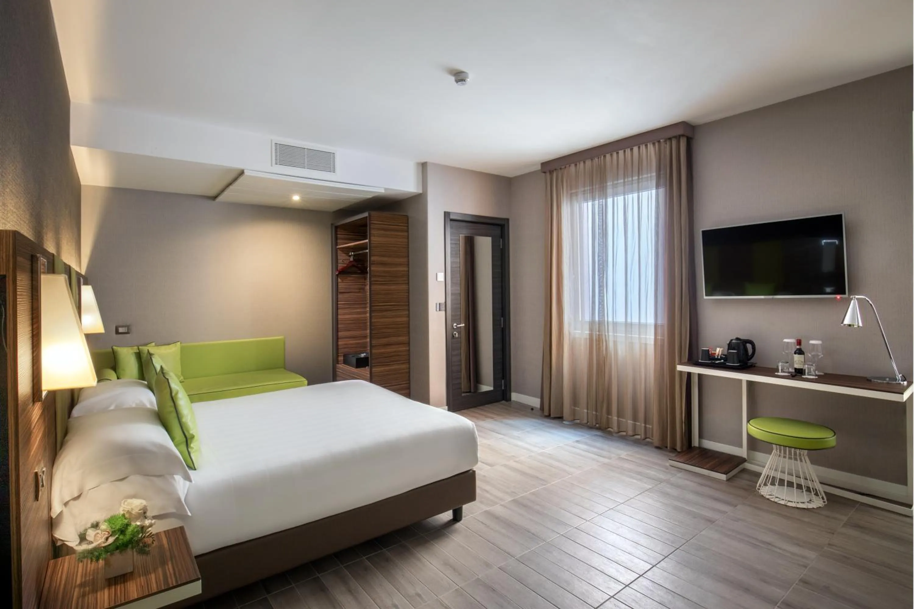 Photo of the whole room, Bed in The Republic