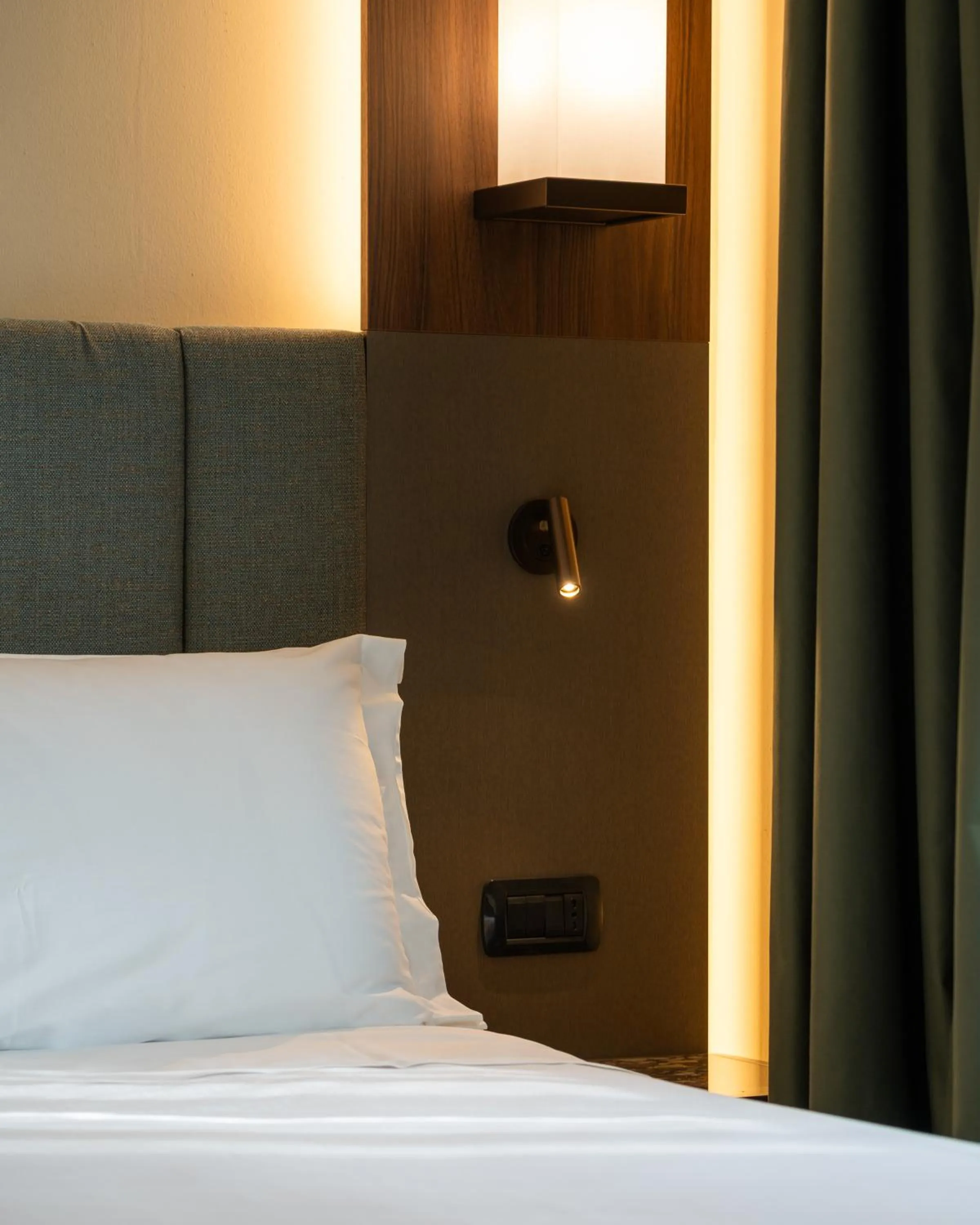 Bedroom, Bed in Hotel Mozart