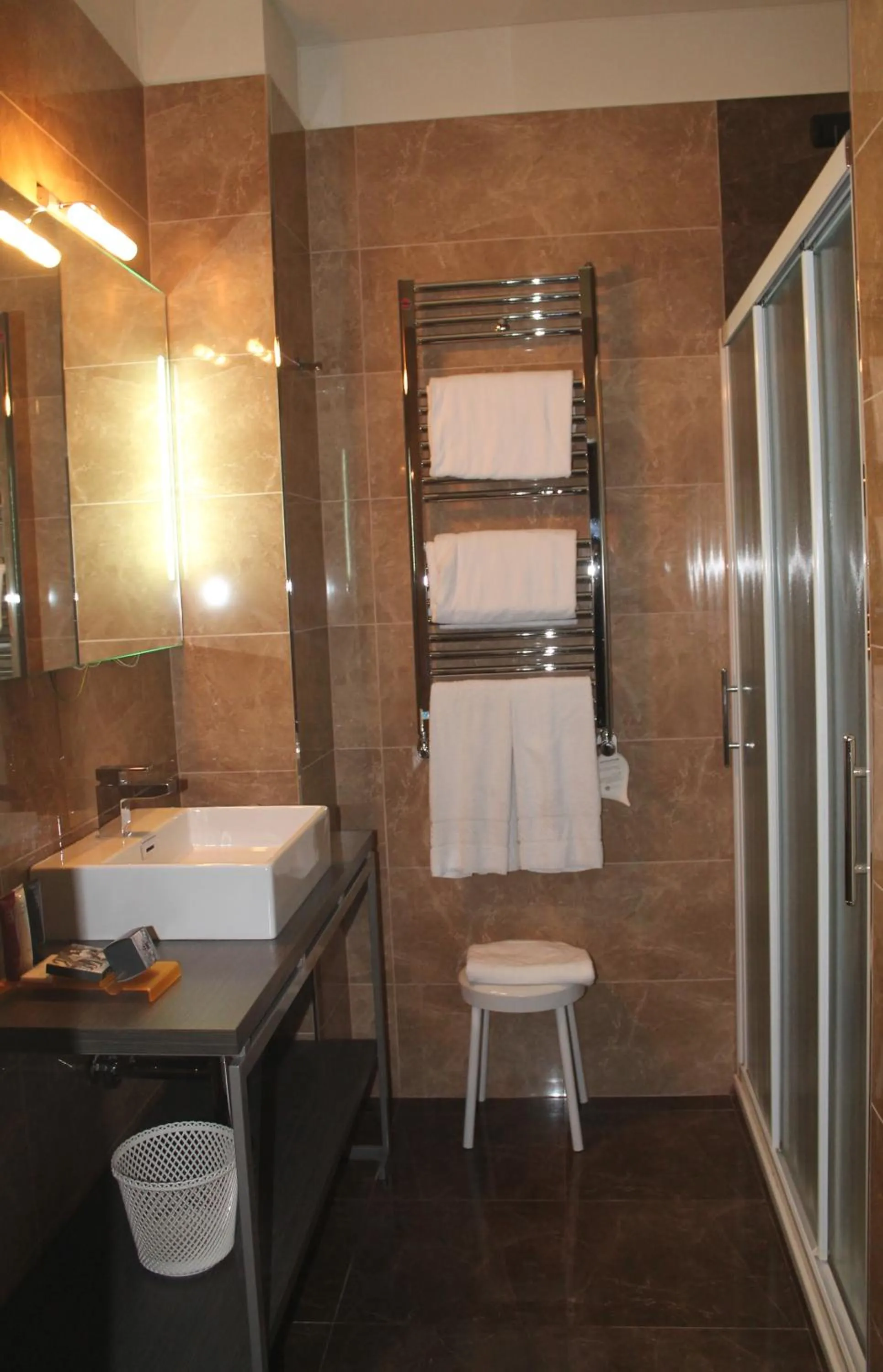 Shower in Hotel Mozart