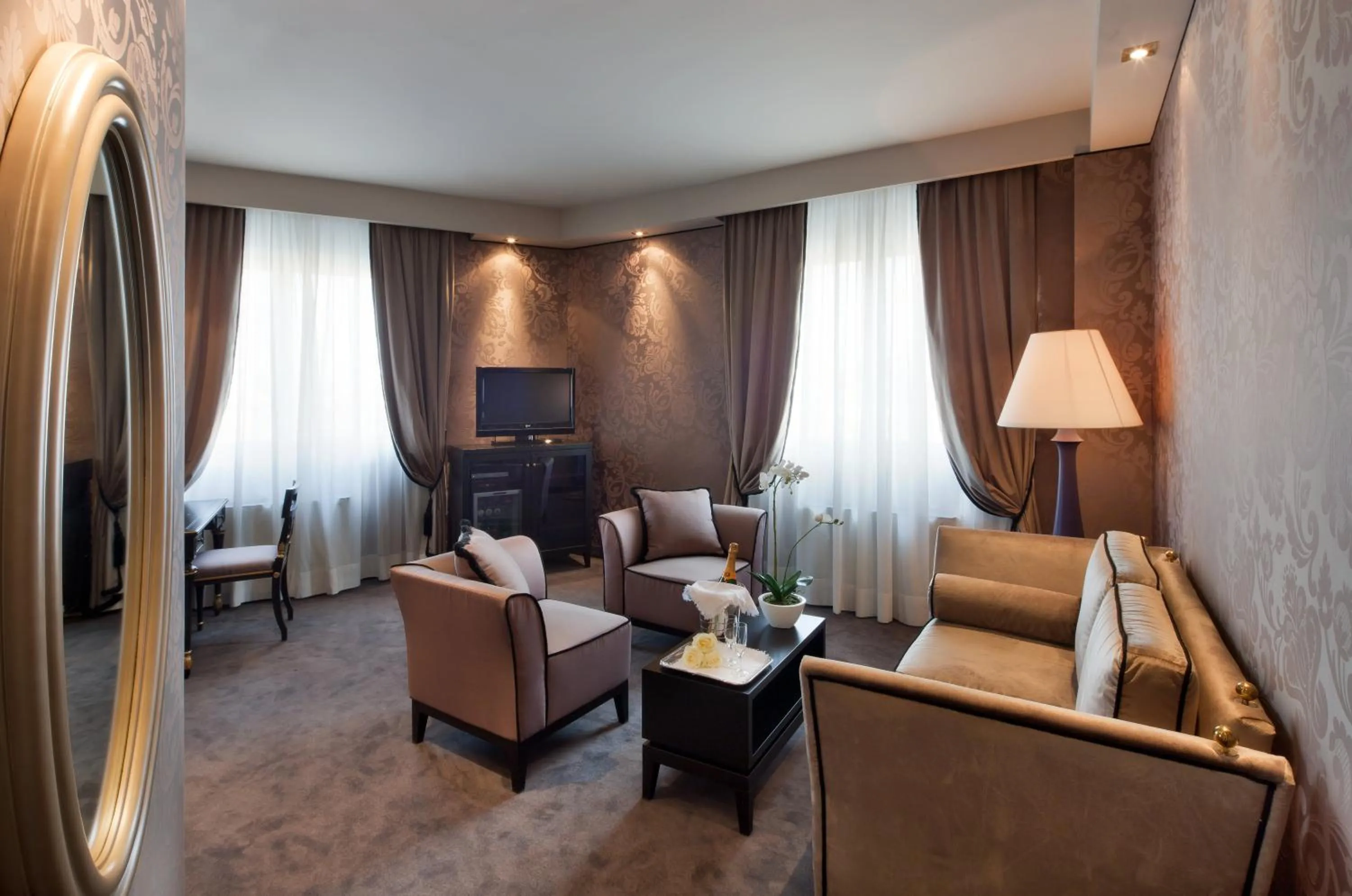 TV and multimedia in Hotel Mozart