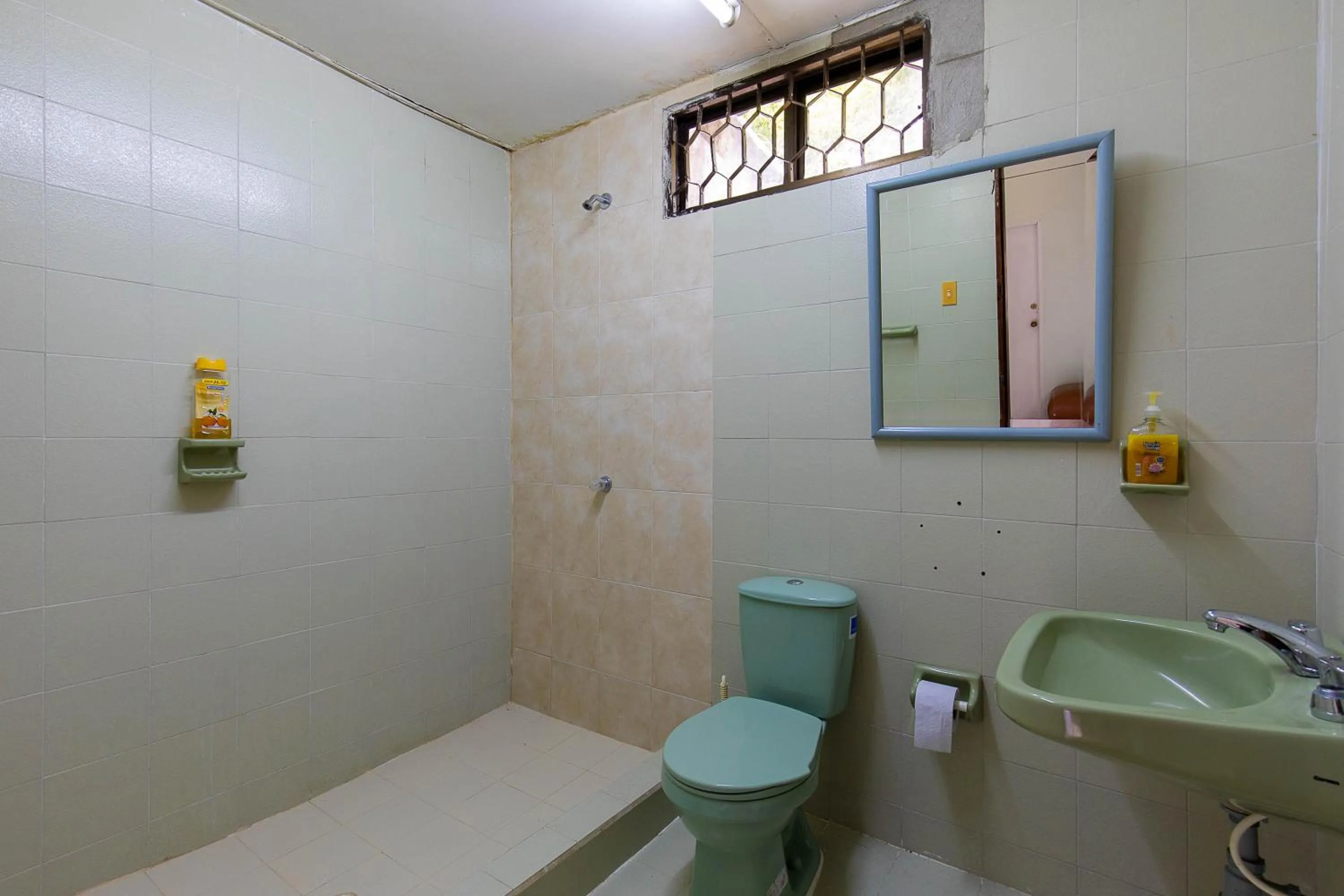 Bathroom in Hostal Campomar