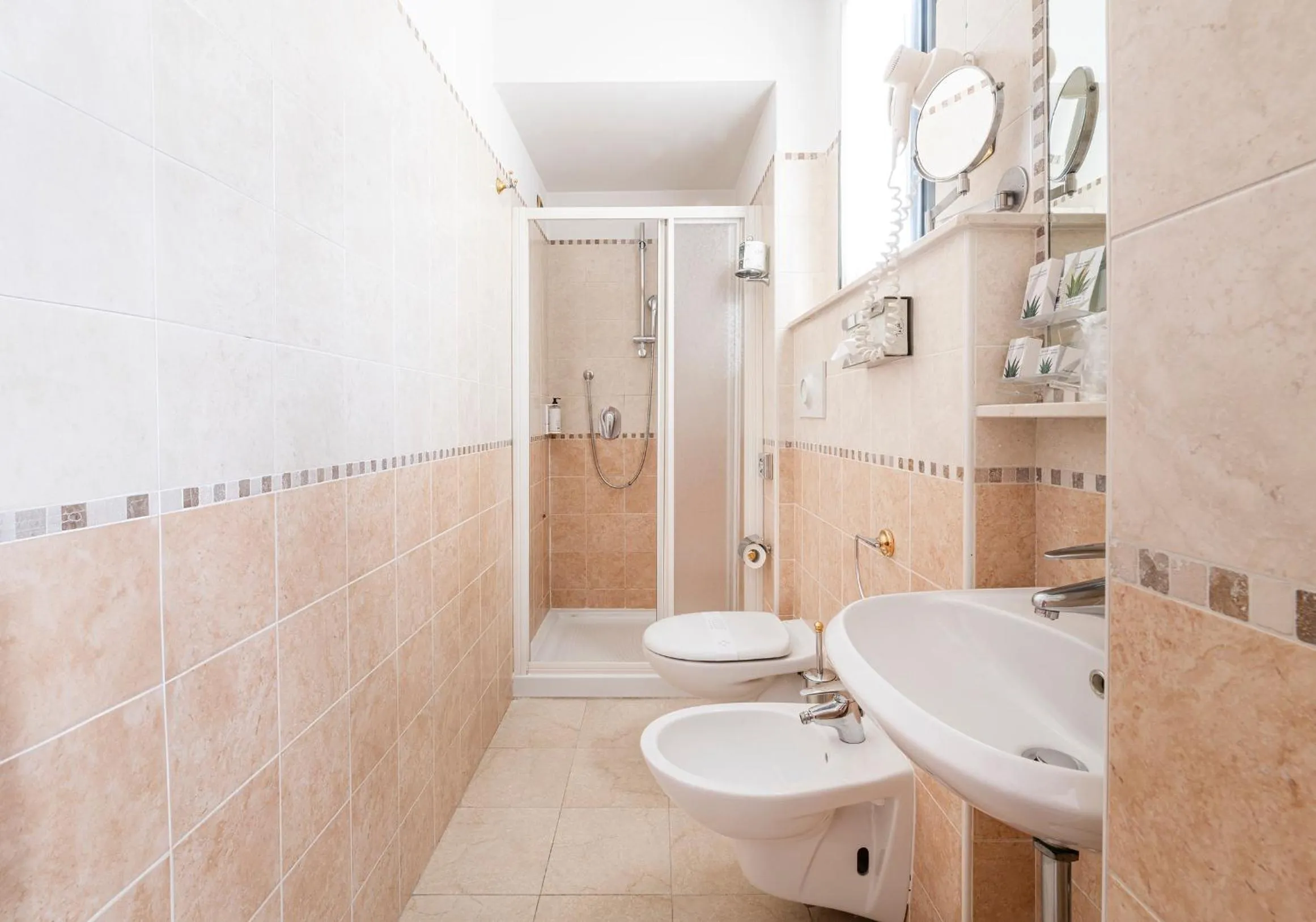 Shower in Boutique Hotel Dieci