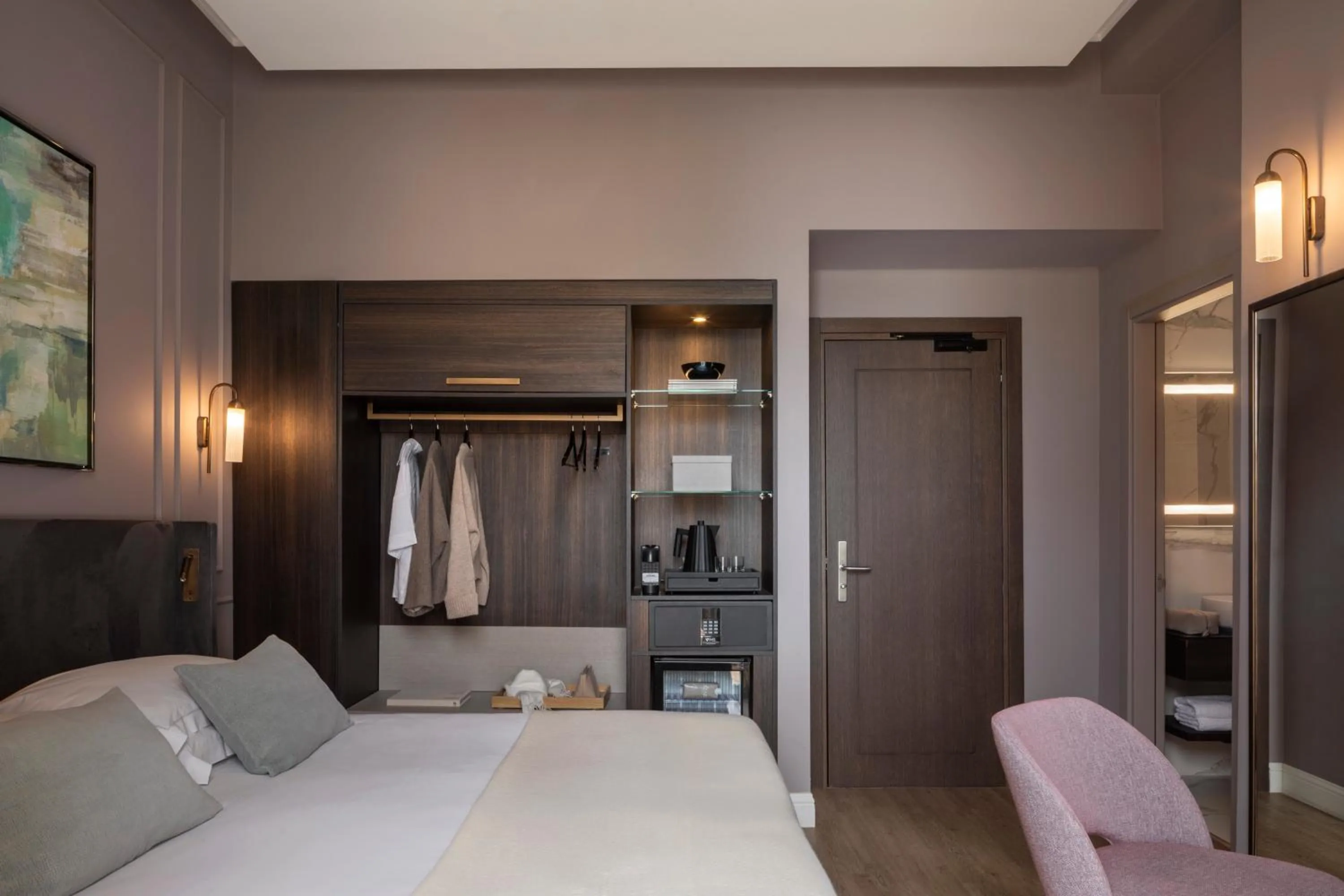 Photo of the whole room, Bed in Hotel Viminale