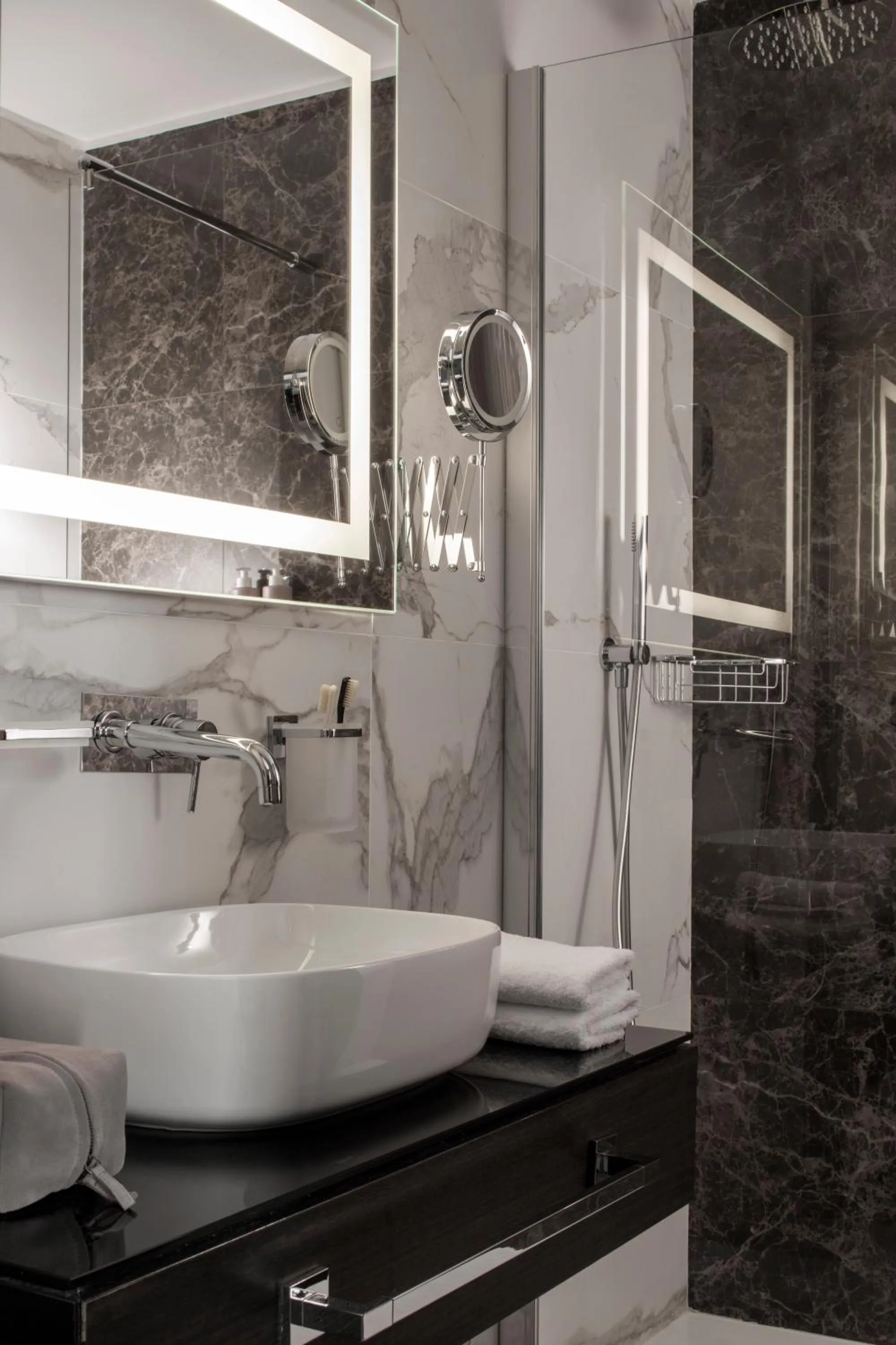 Bathroom in Hotel Viminale