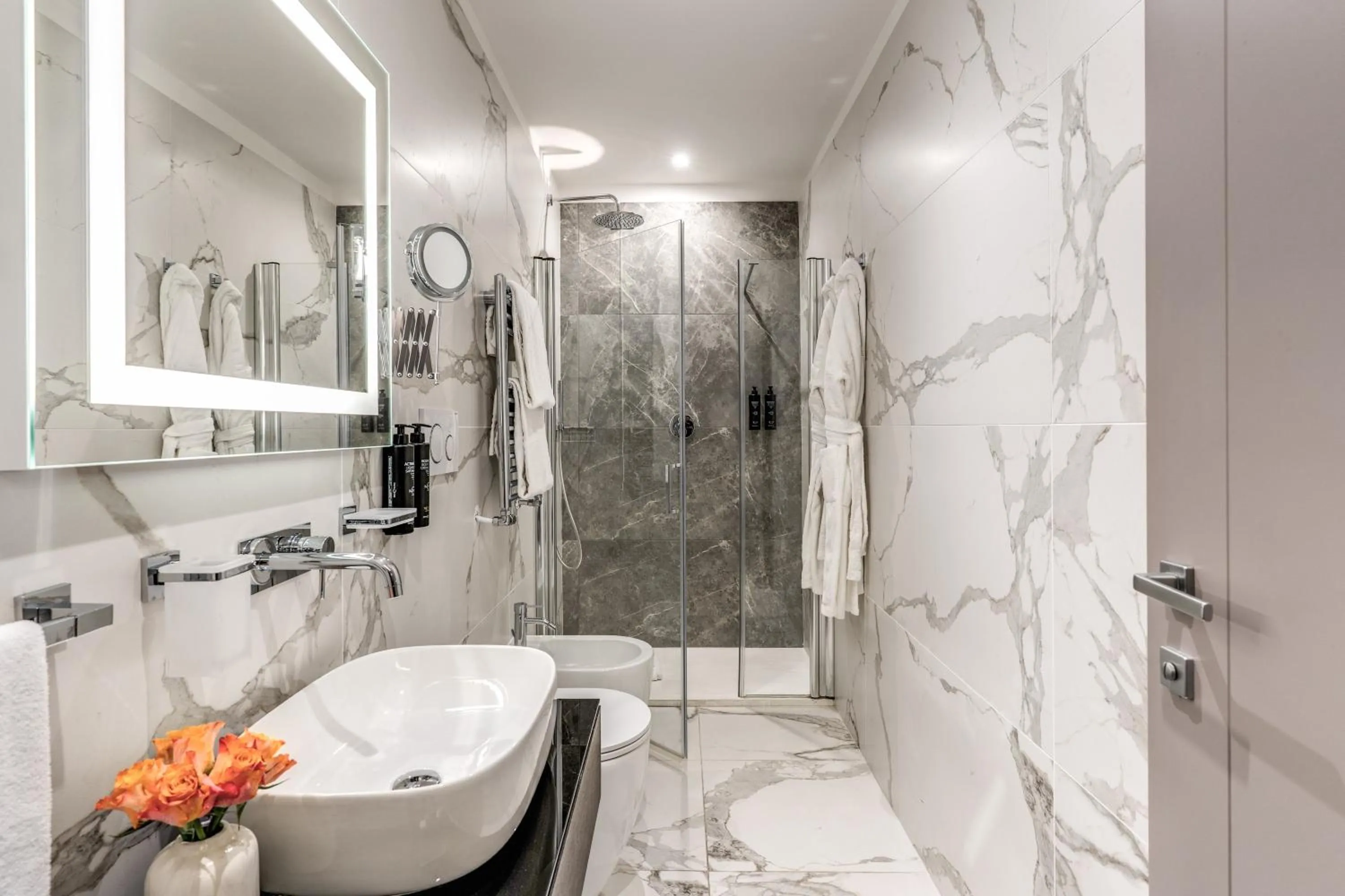 Shower in Hotel Viminale