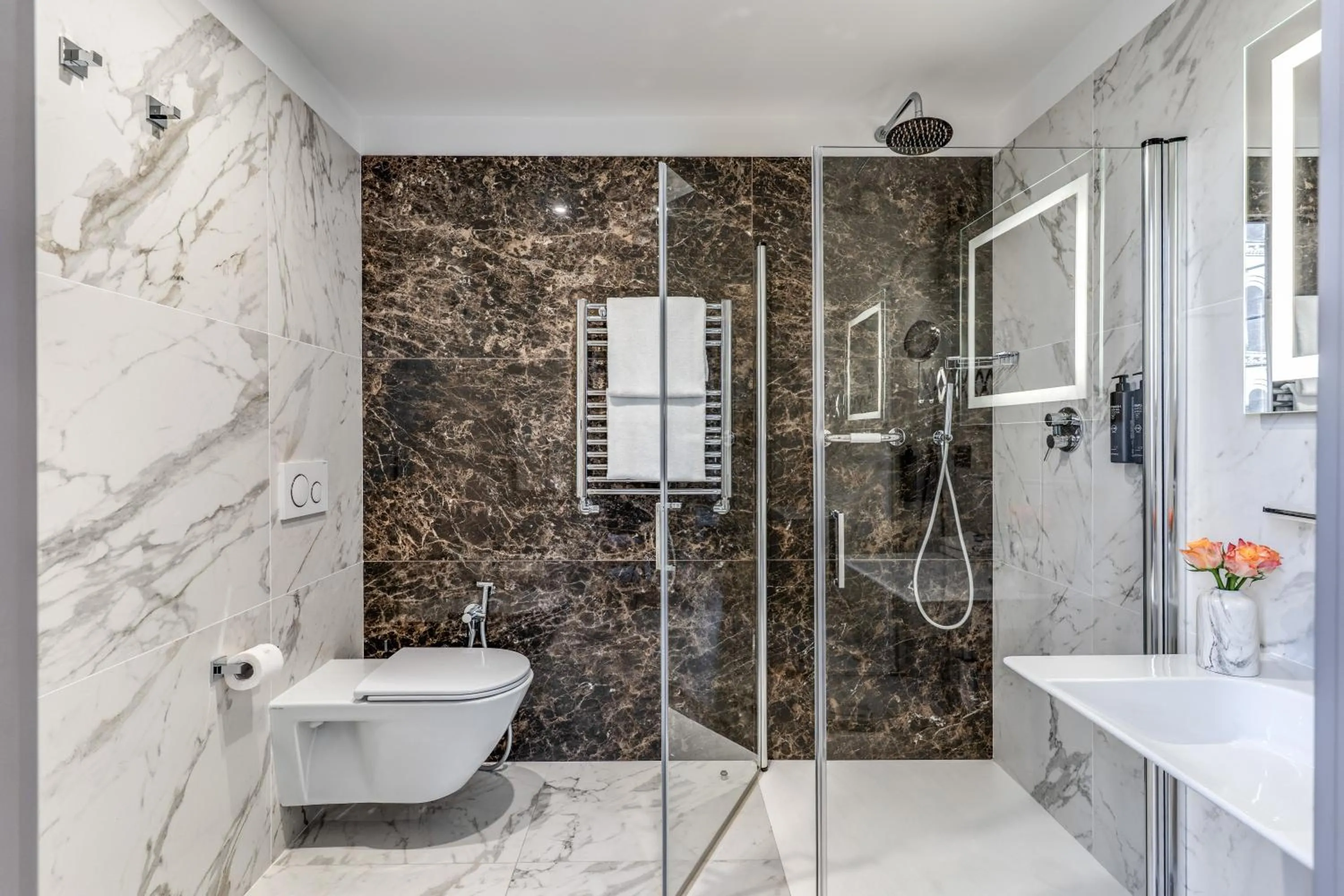 Shower in Hotel Viminale