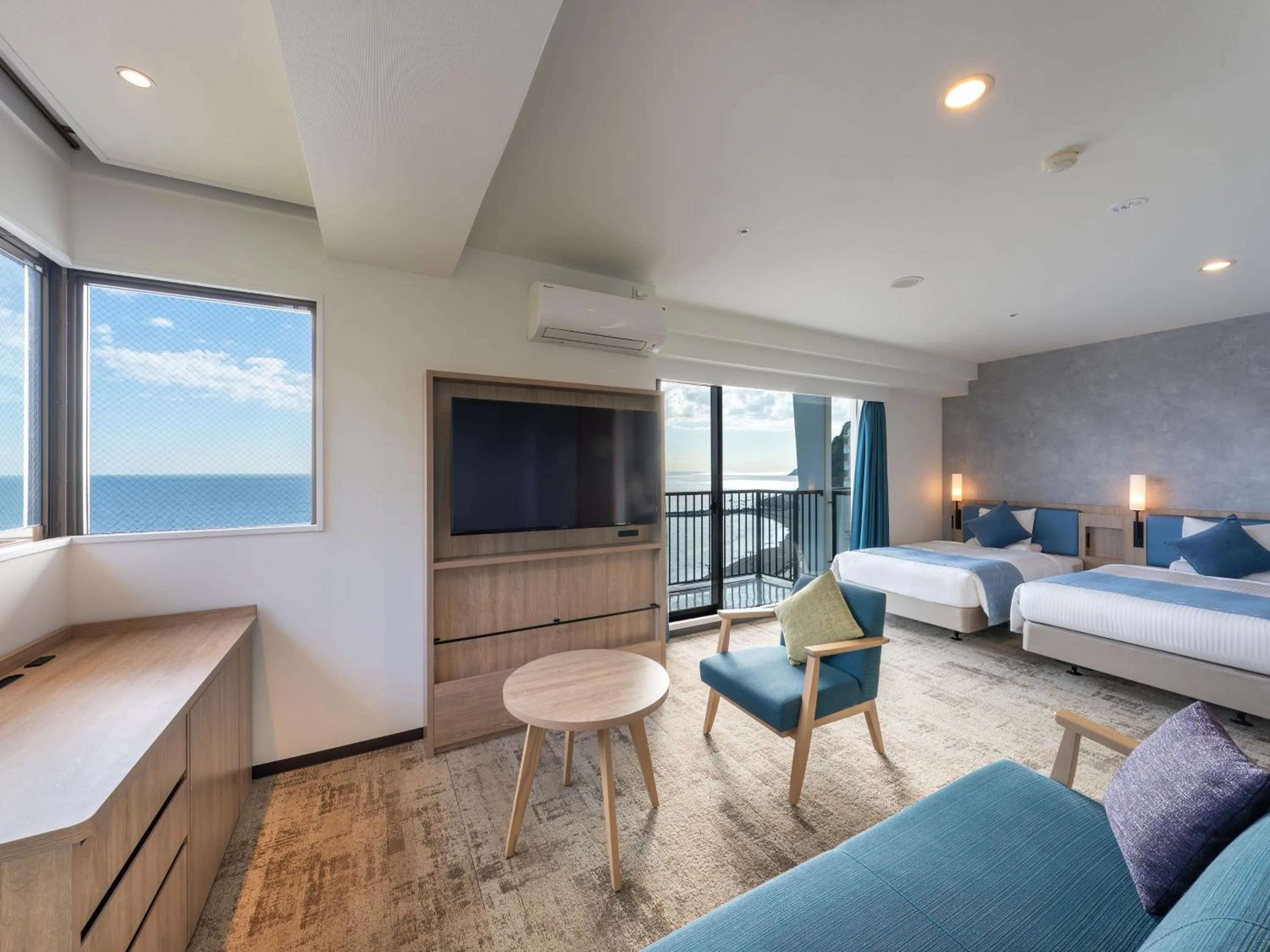 Photo of the whole room, Bed in Atagawa Ocean Resort