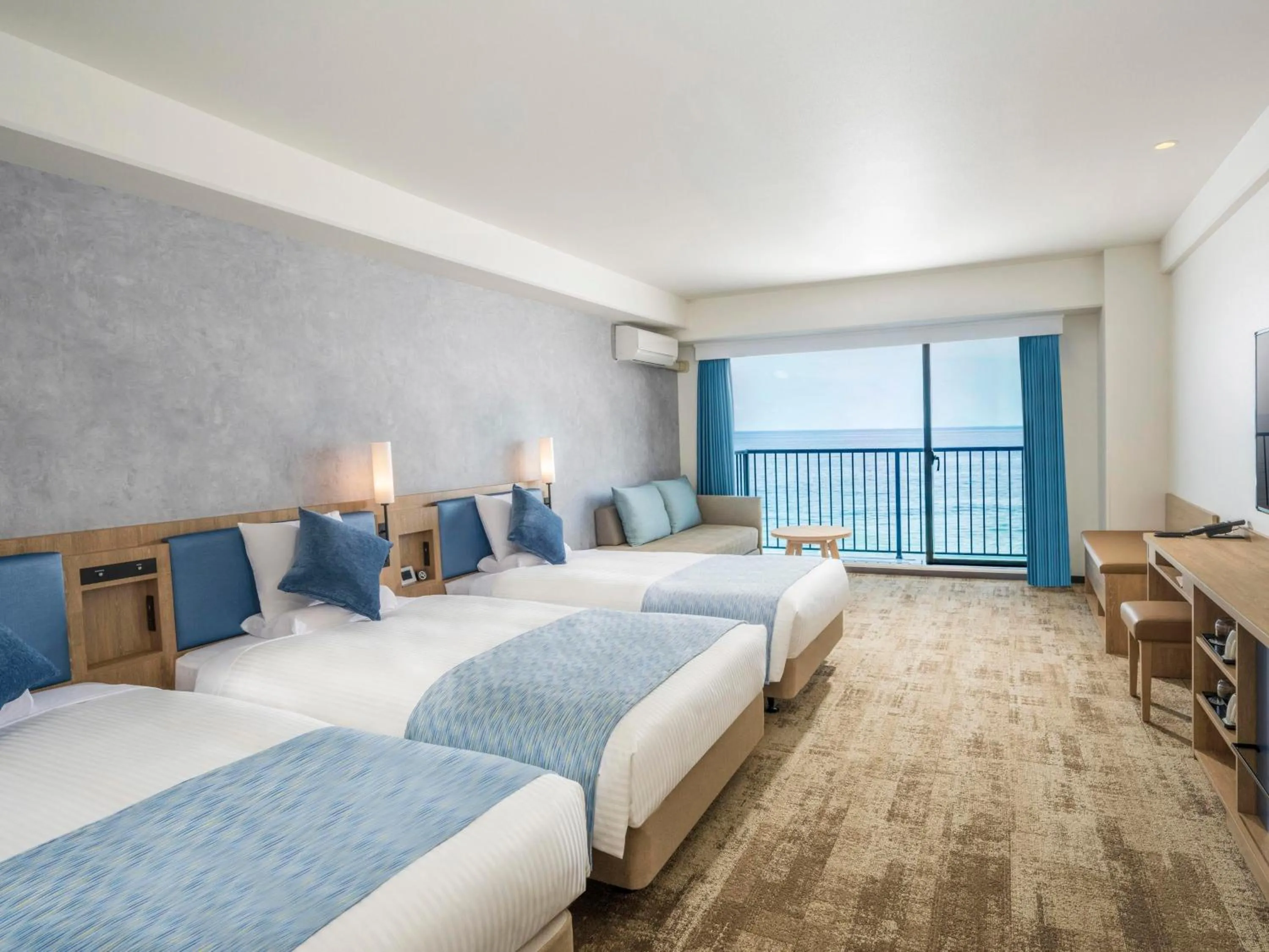 Photo of the whole room, Bed in Atagawa Ocean Resort