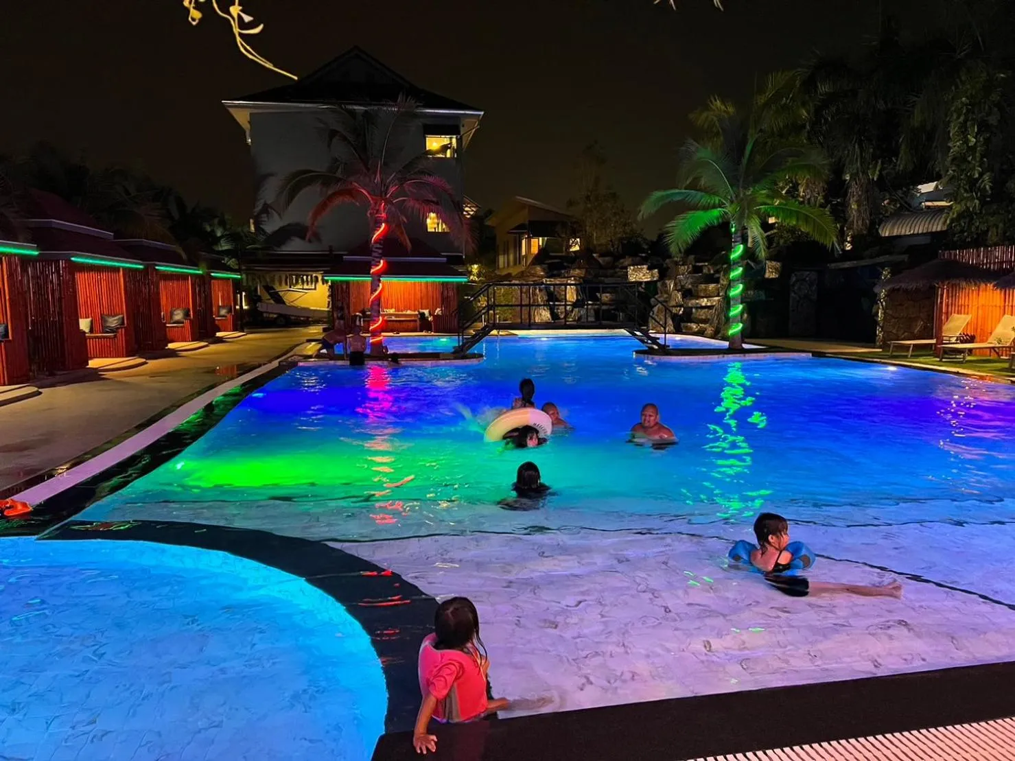 Swimming pool in Hideaway Resort Banchang