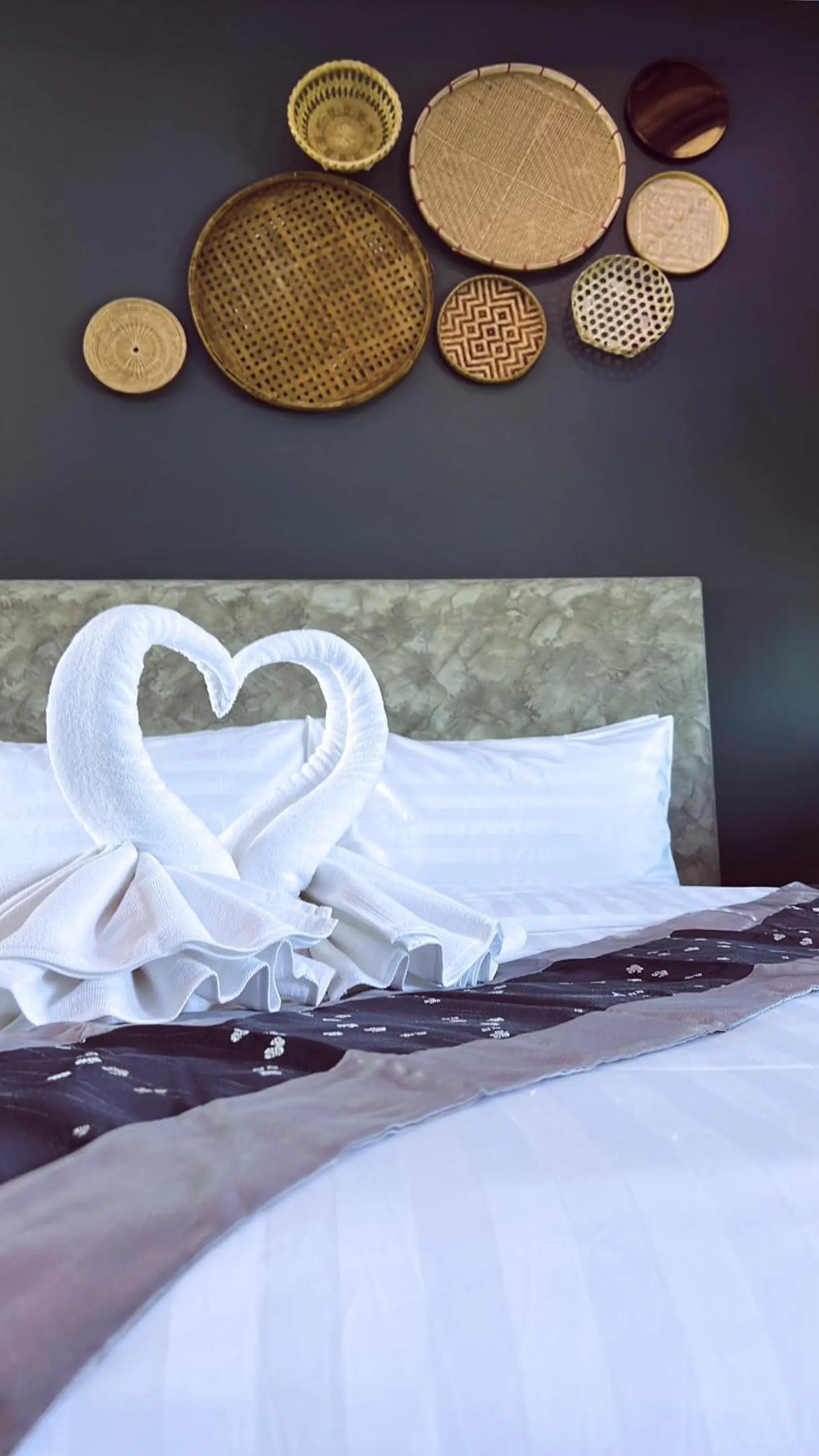 Property building, Bed in Hideaway Resort Banchang