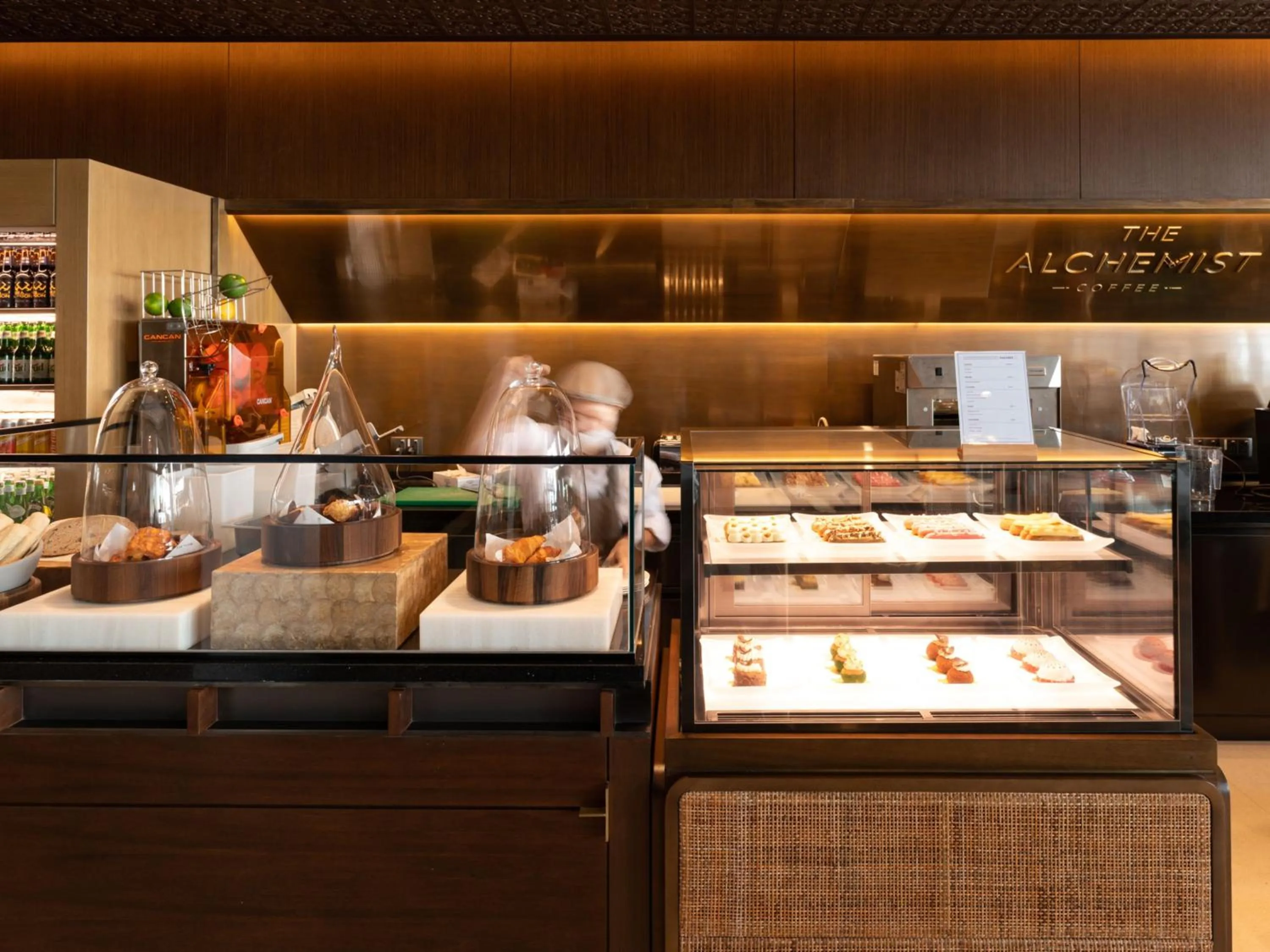 Restaurant/places to eat in Hotel KVL