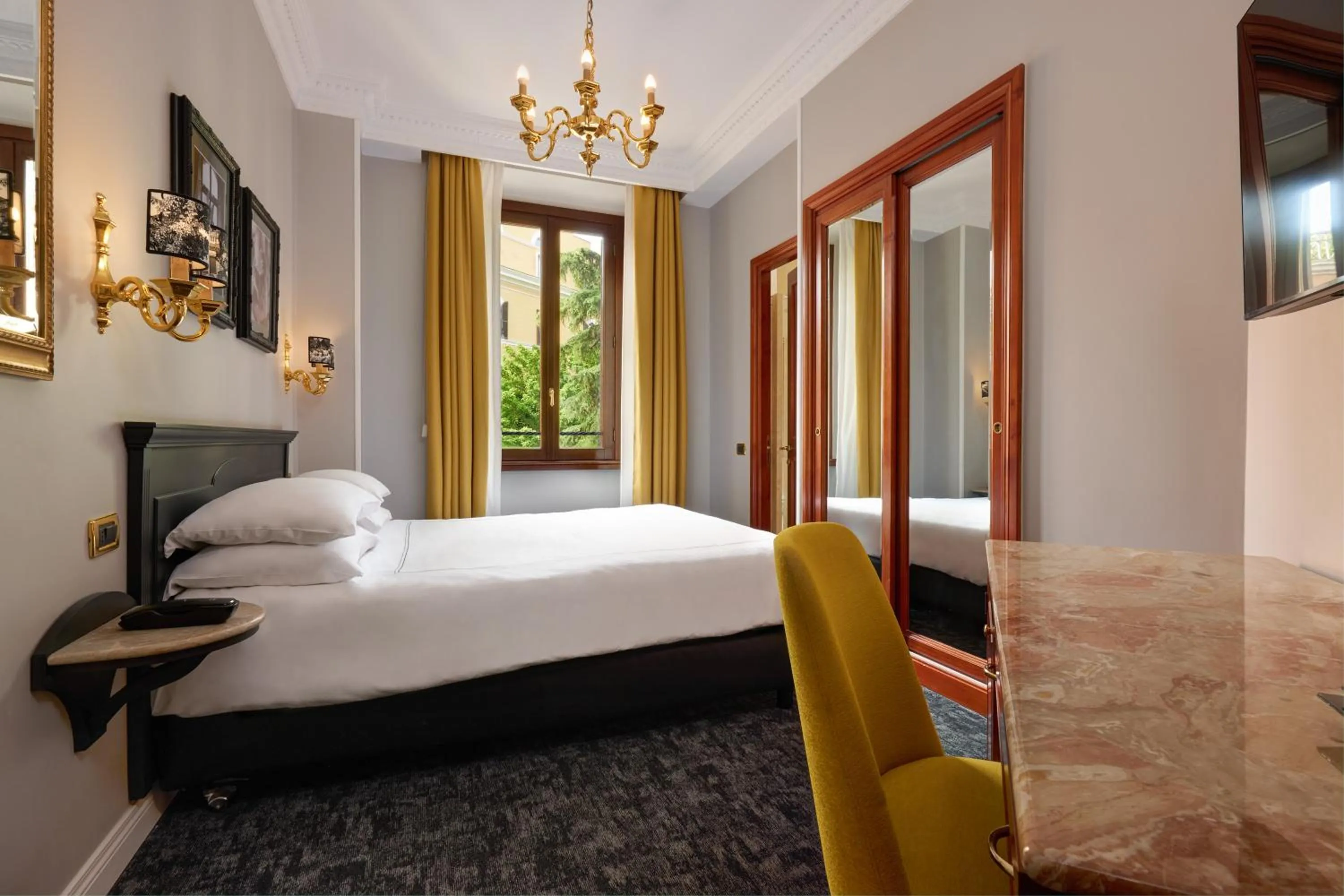 Bedroom, Bed in Hotel Barberini