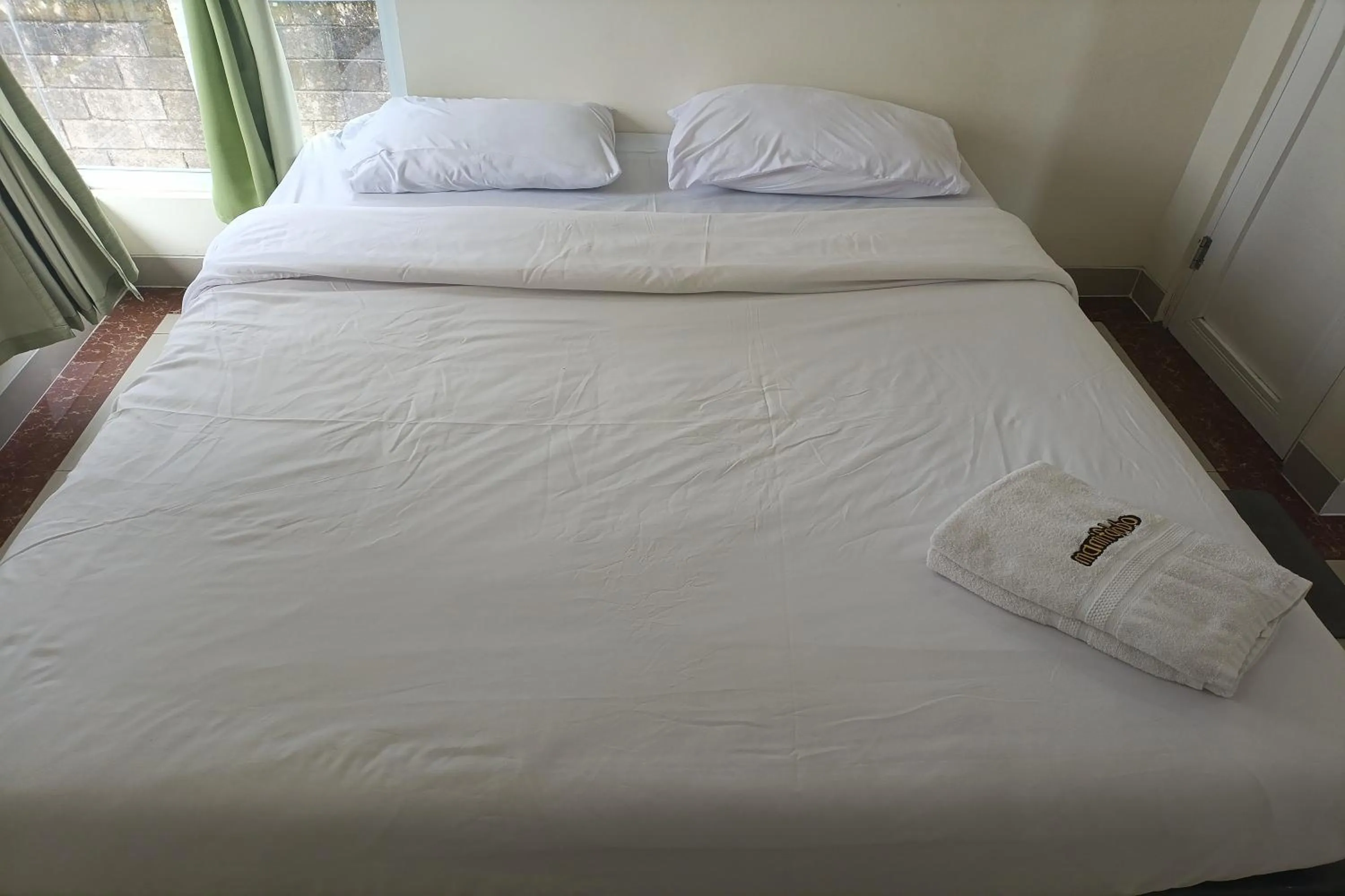 Photo of the whole room, Bed in Mamifokobo Hotel & Glamping
