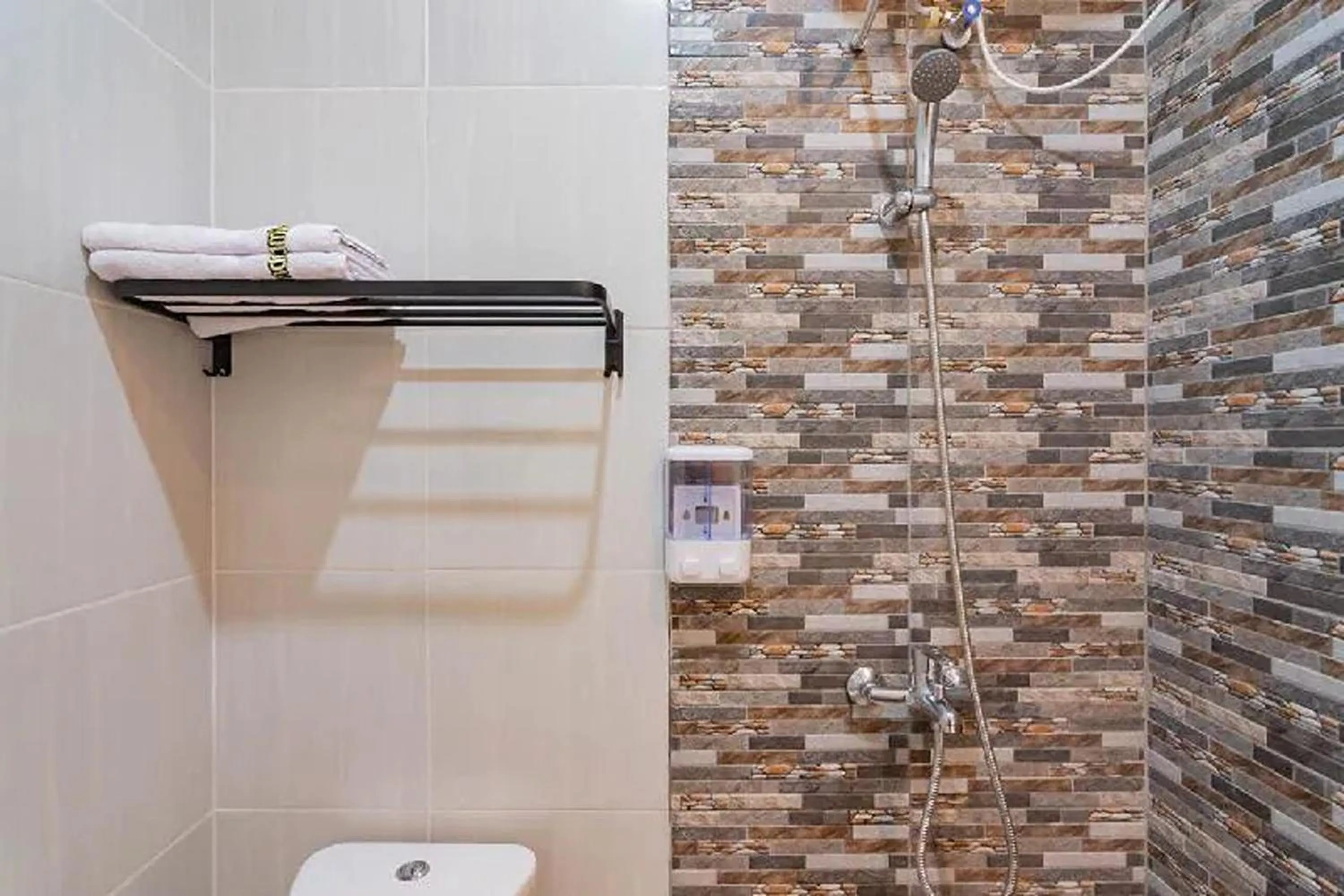 Bathroom in Mamifokobo Hotel & Glamping