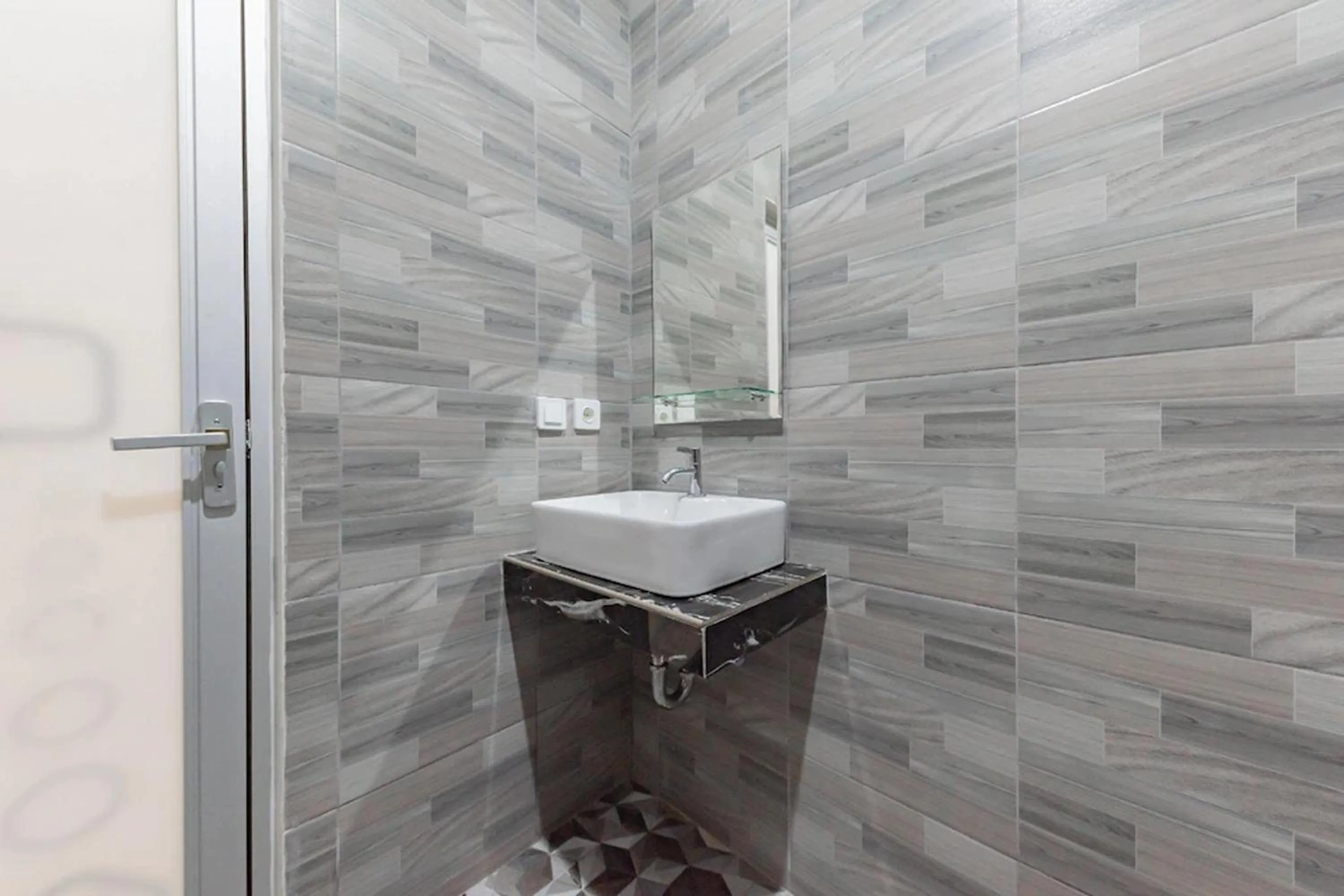 Shower in Mamifokobo Hotel & Glamping