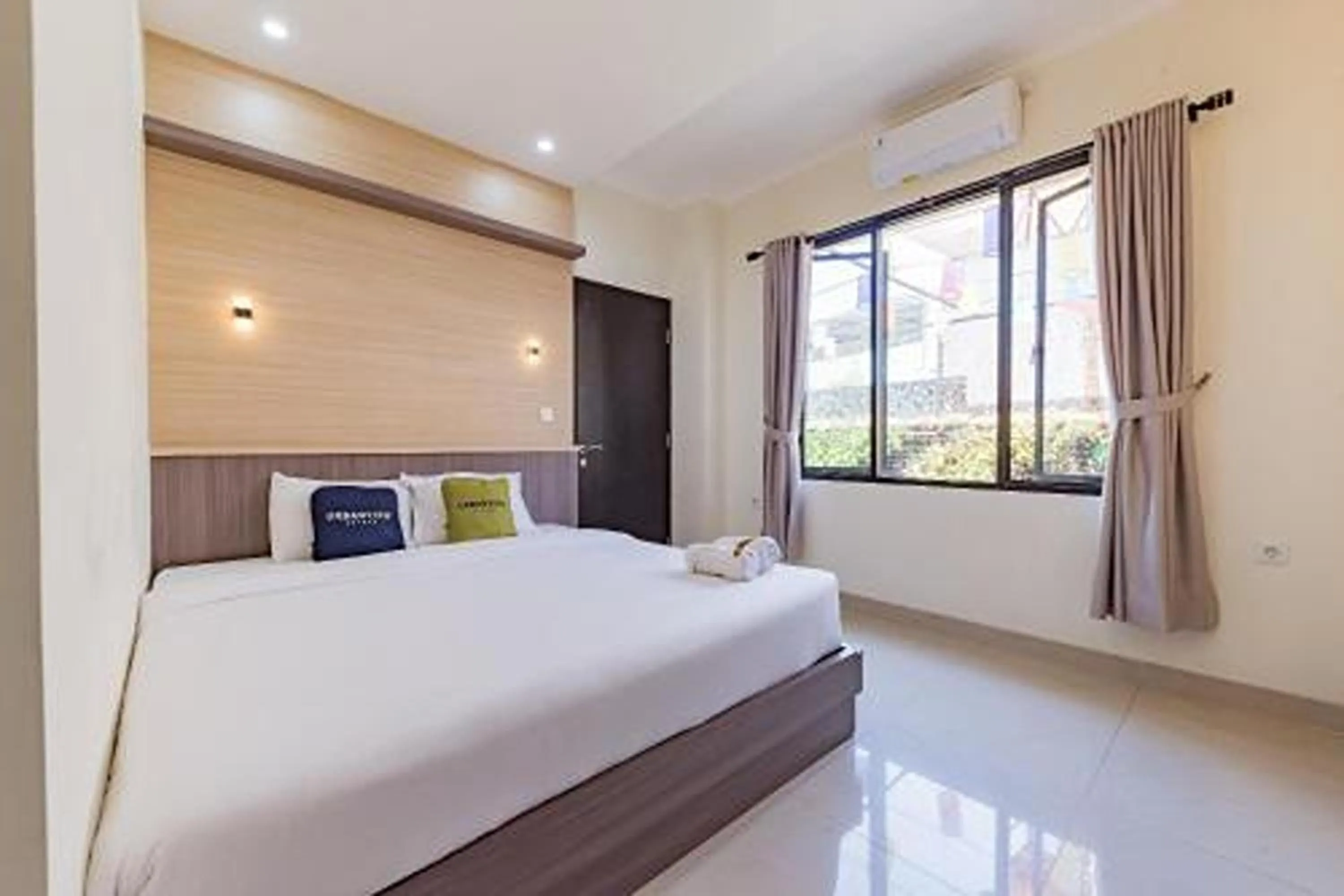 Photo of the whole room, Bed in Mamifokobo Hotel & Glamping