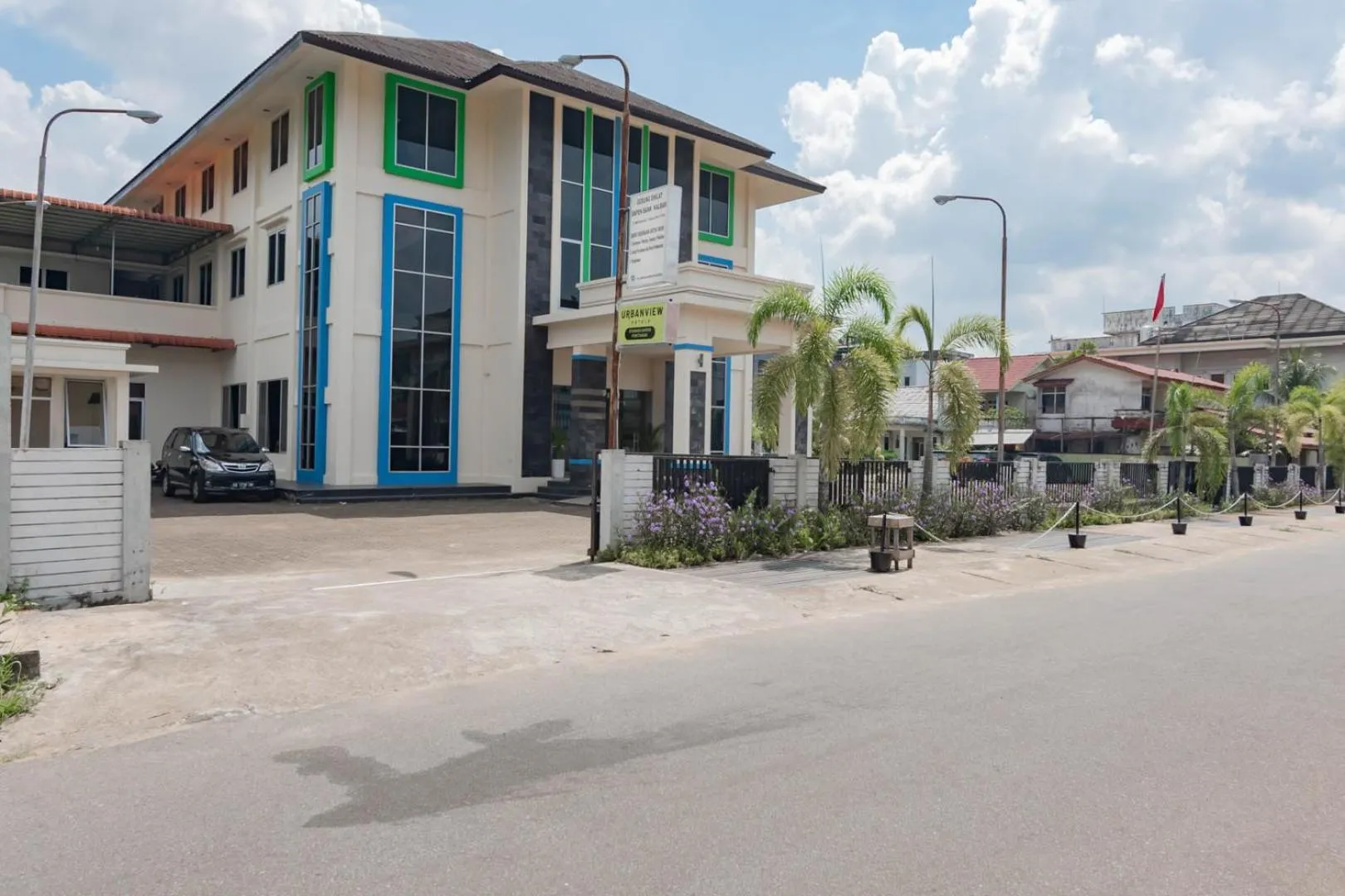 Facade/entrance in Urbanview Hotel Syariah Dapen Pontianak by RedDoorz