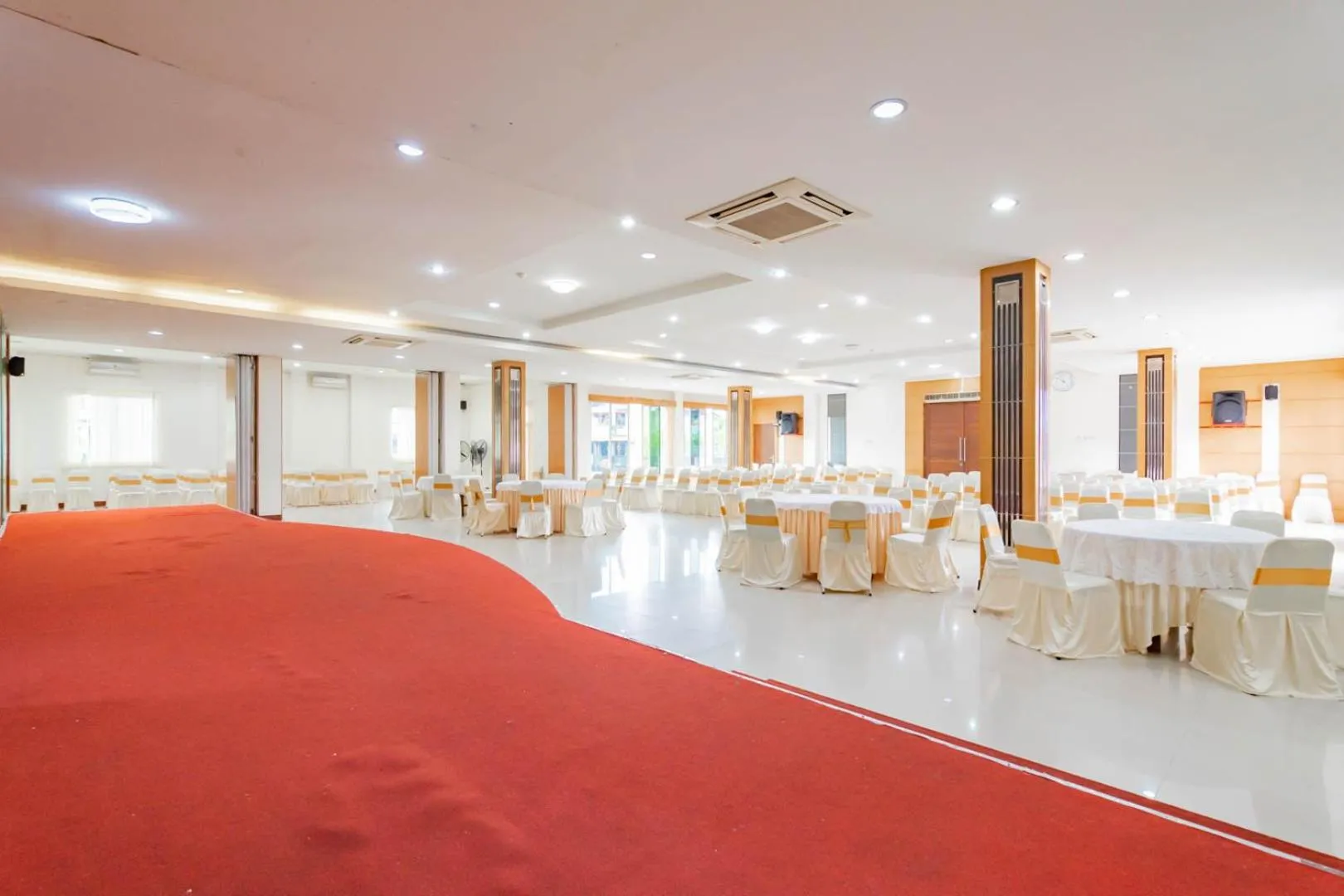 Banquet/Function facilities in Urbanview Hotel Syariah Dapen Pontianak by RedDoorz
