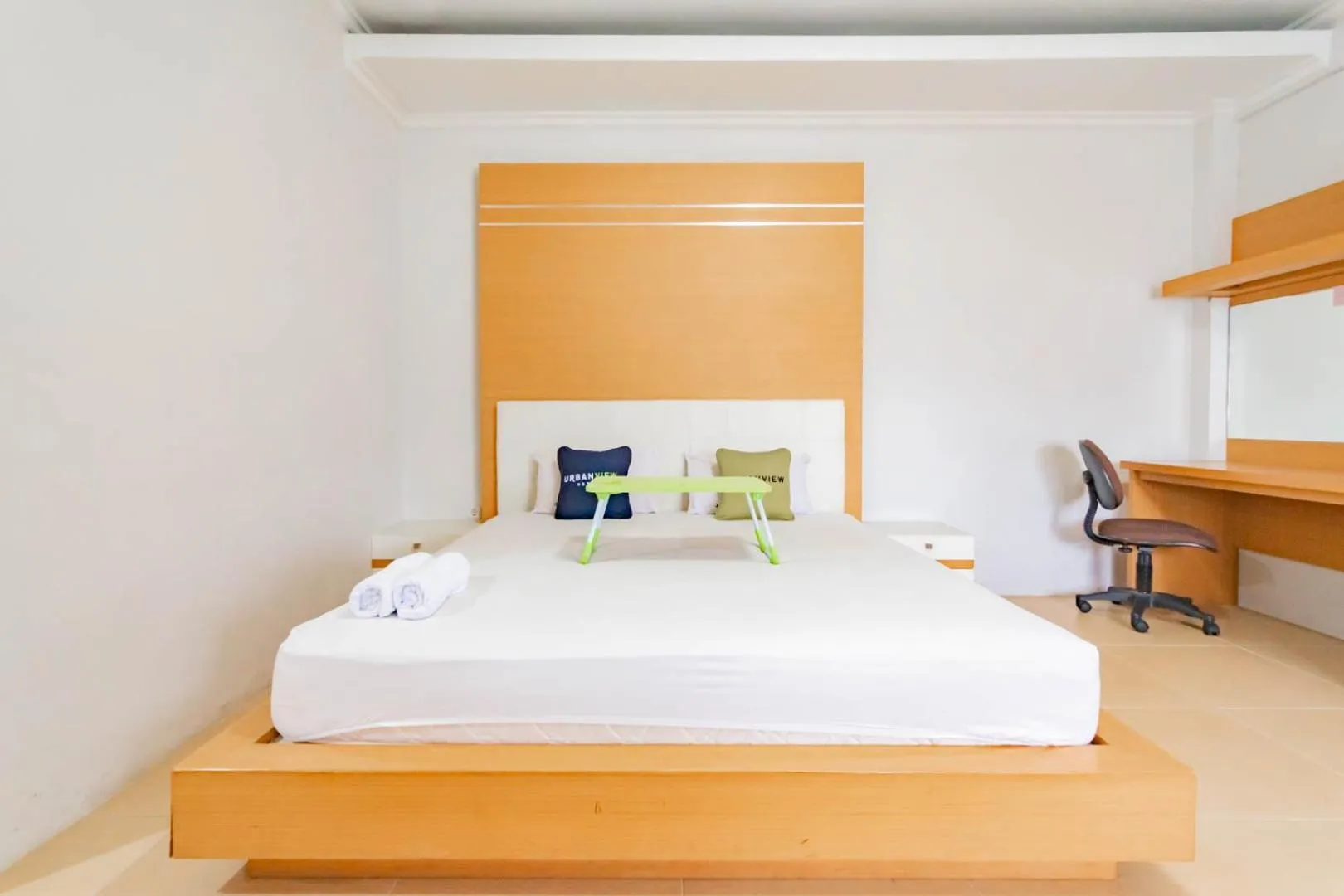 Photo of the whole room, Bed in Urbanview Hotel Syariah Dapen Pontianak by RedDoorz