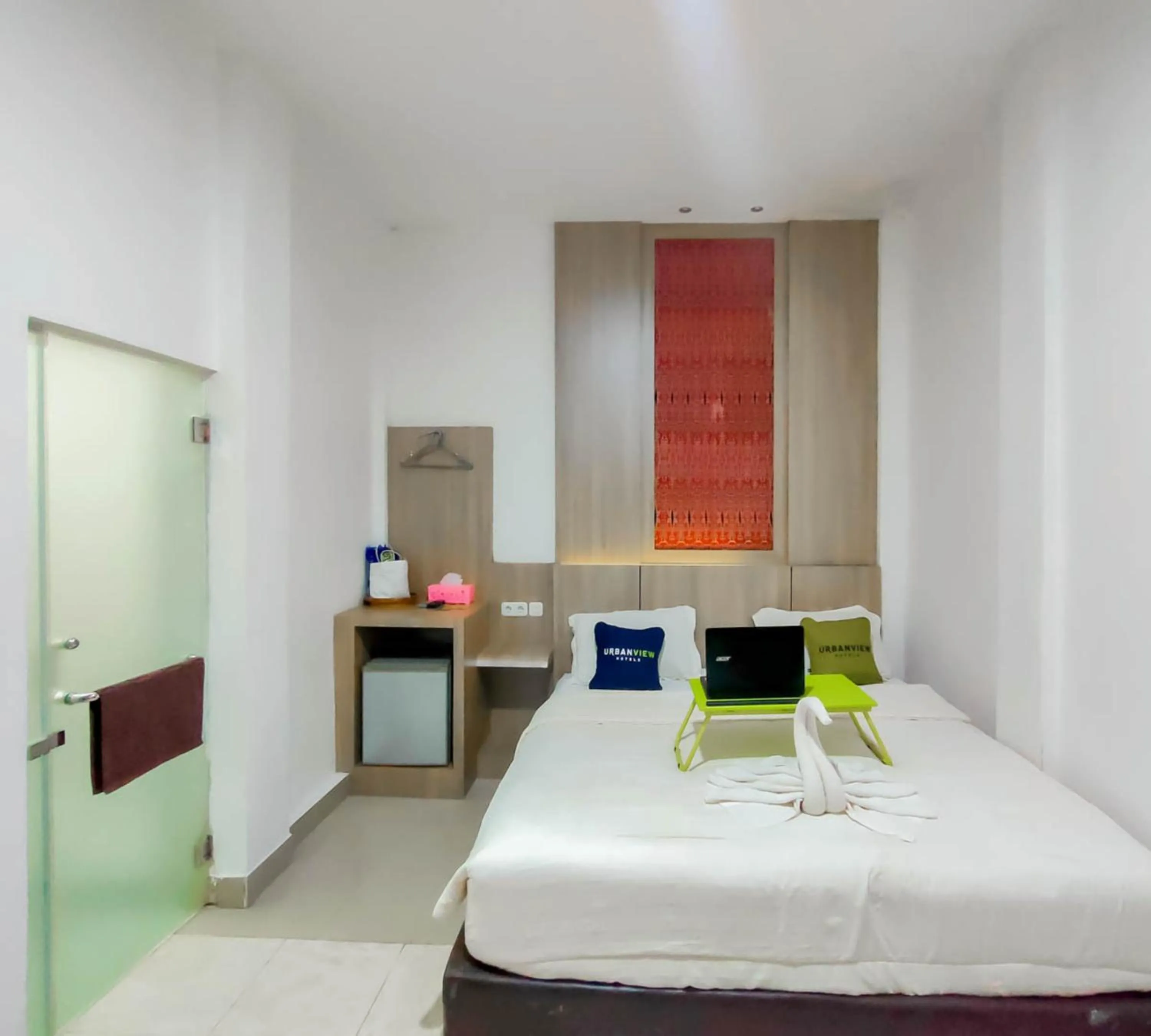 Bedroom, Bed in Urbanview Hotel Bagoes Sintang by RedDoorz